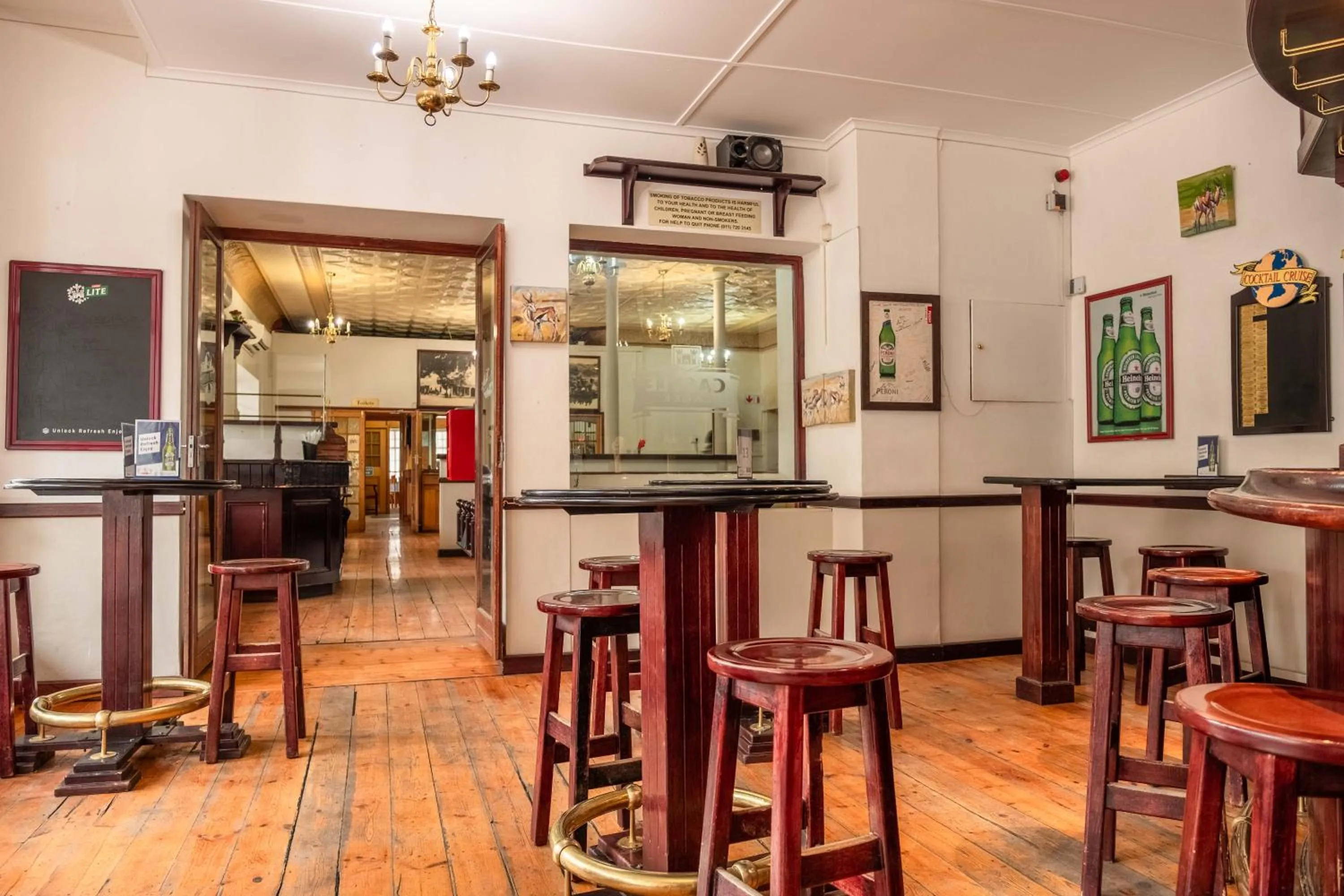 Lounge or bar in Karoo Country Inn