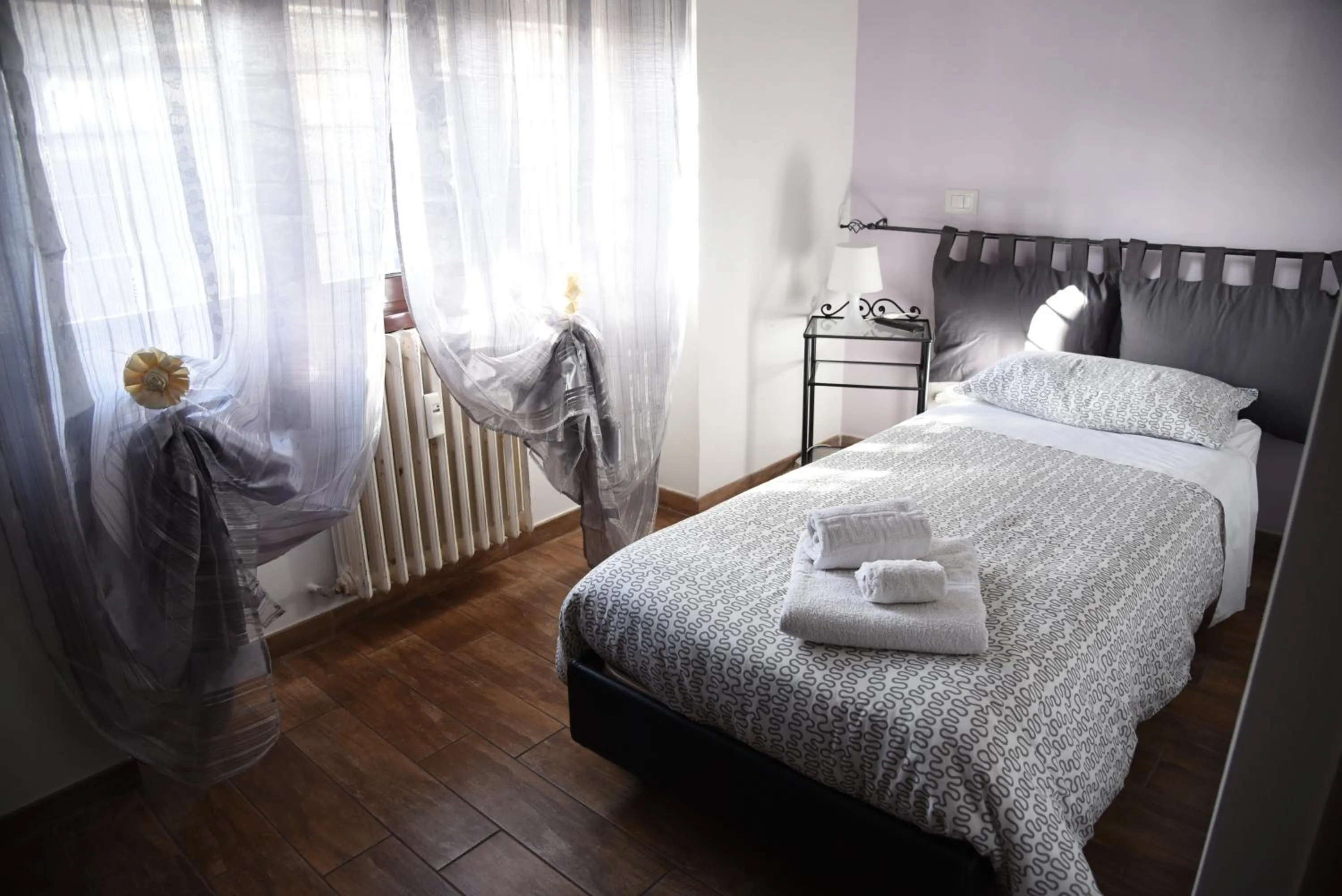 Bedroom, Bed in Marco E Laura Affittacamere al Vaticano