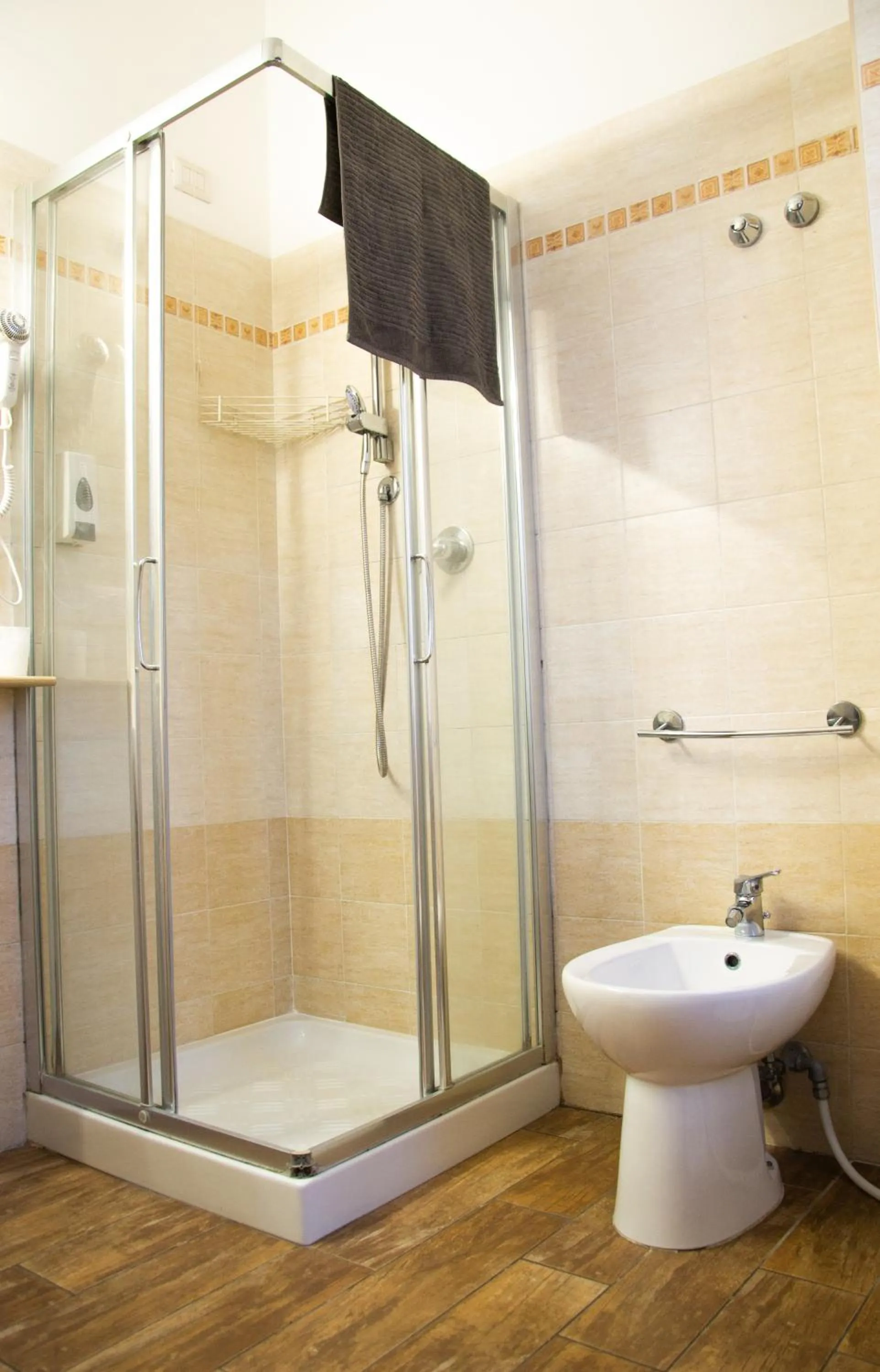 Shower in Marco E Laura Affittacamere al Vaticano