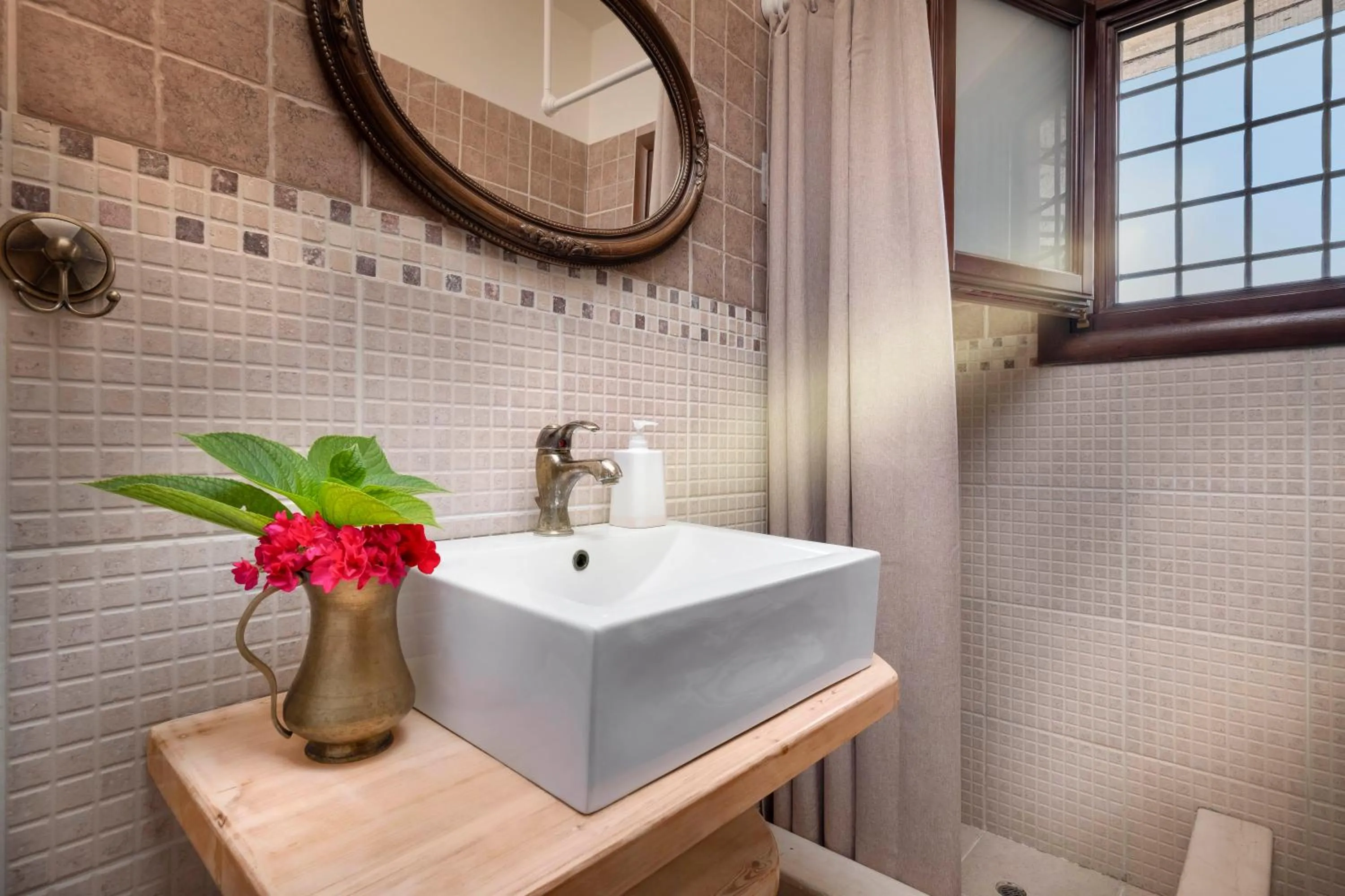 Bathroom in Hotel Petradi