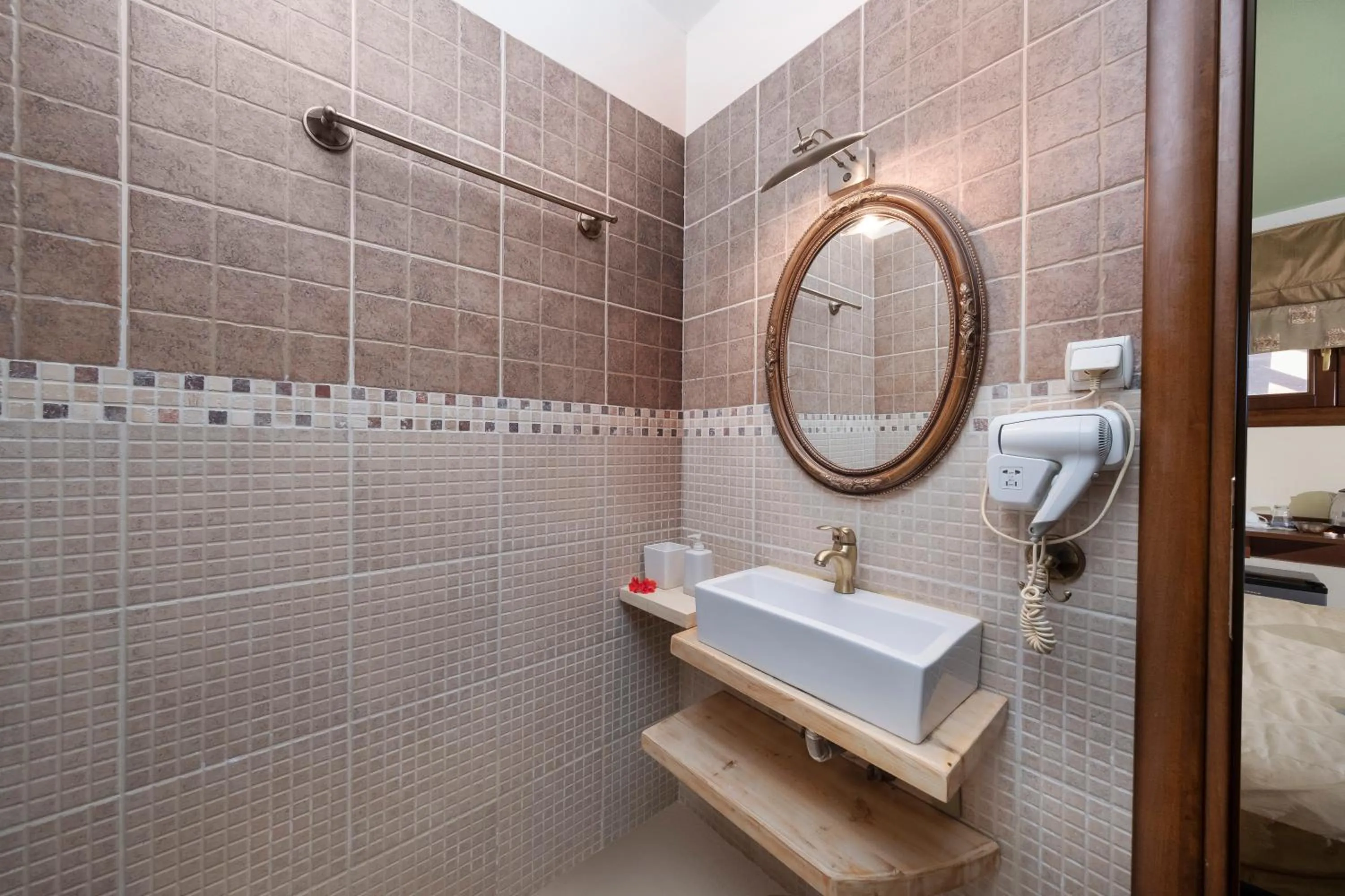 Bathroom in Hotel Petradi