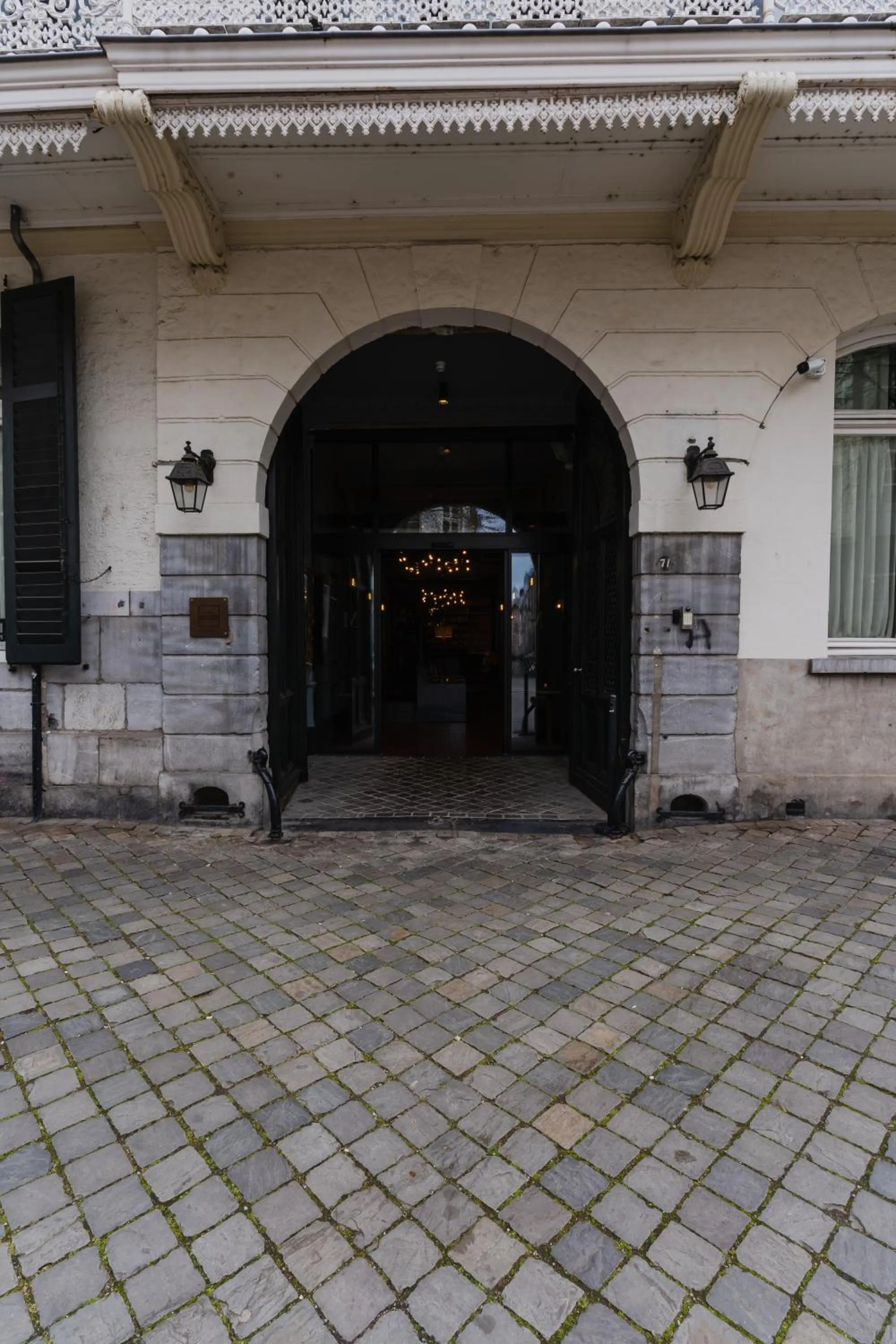 Facade/entrance in Hotel Monastère Maastricht