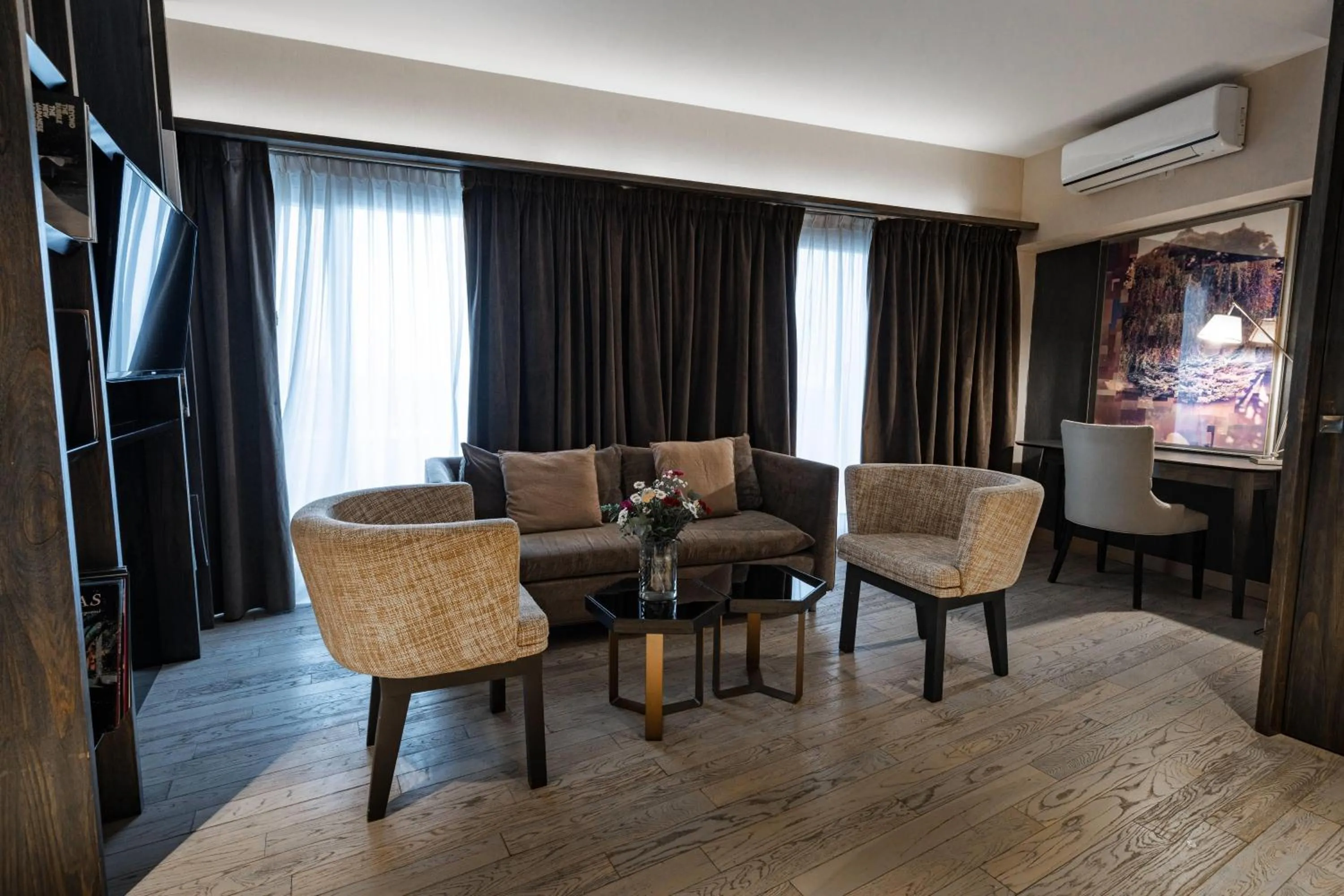 Photo of the whole room in Esplendor Plaza Francia