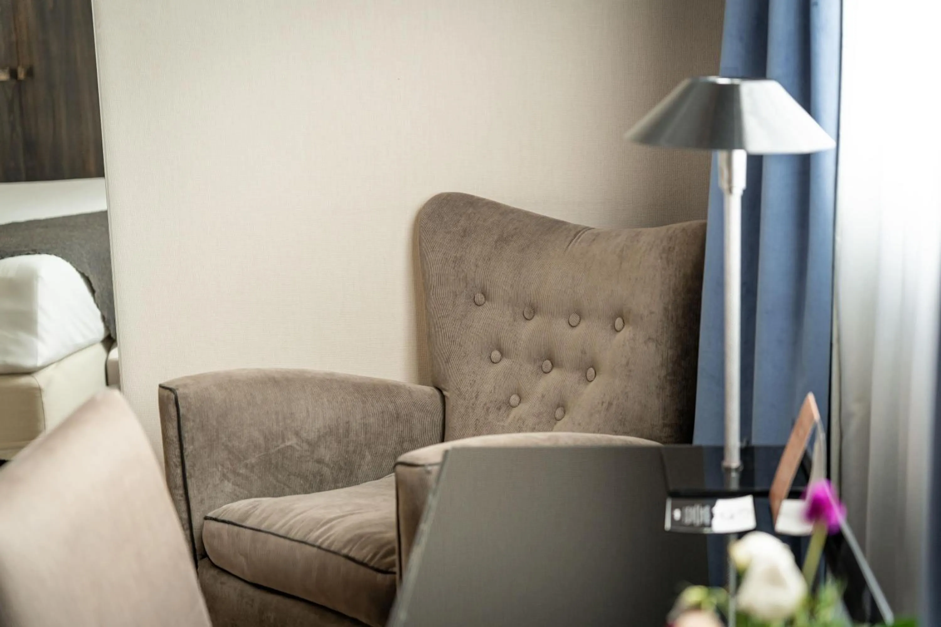 Photo of the whole room in Esplendor Plaza Francia