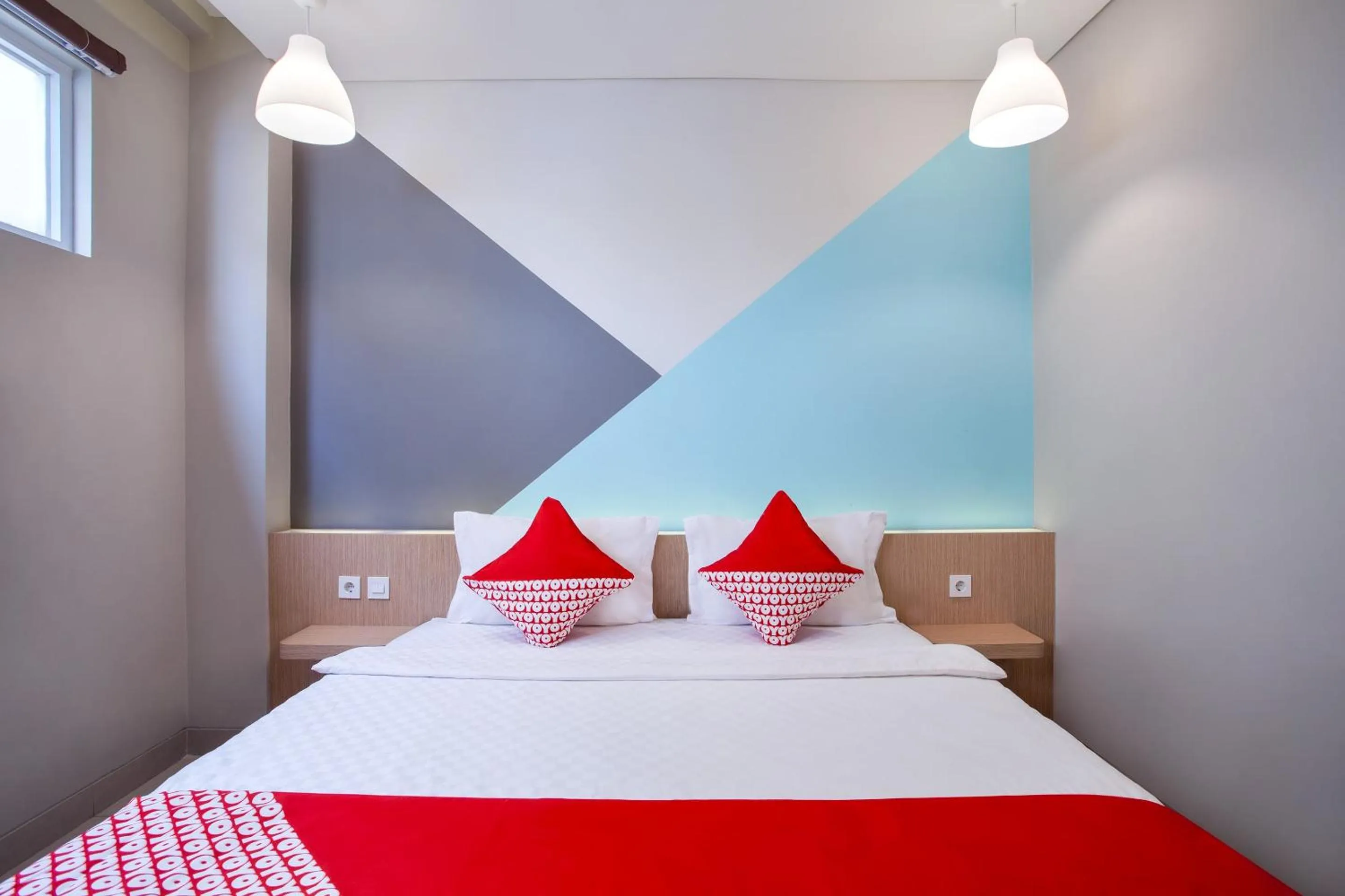 Bedroom, Bed in Flagship 101 Apple Platinum