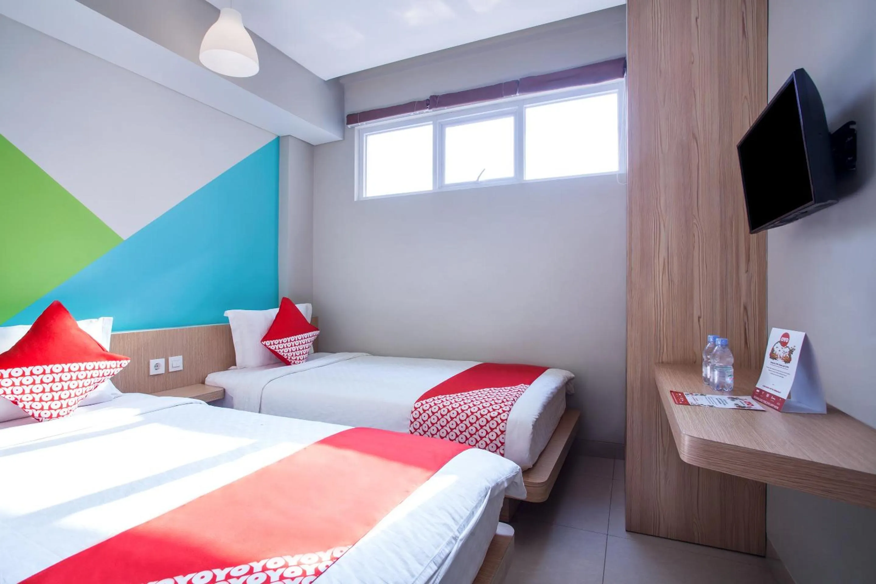 Bedroom, Bed in Flagship 101 Apple Platinum