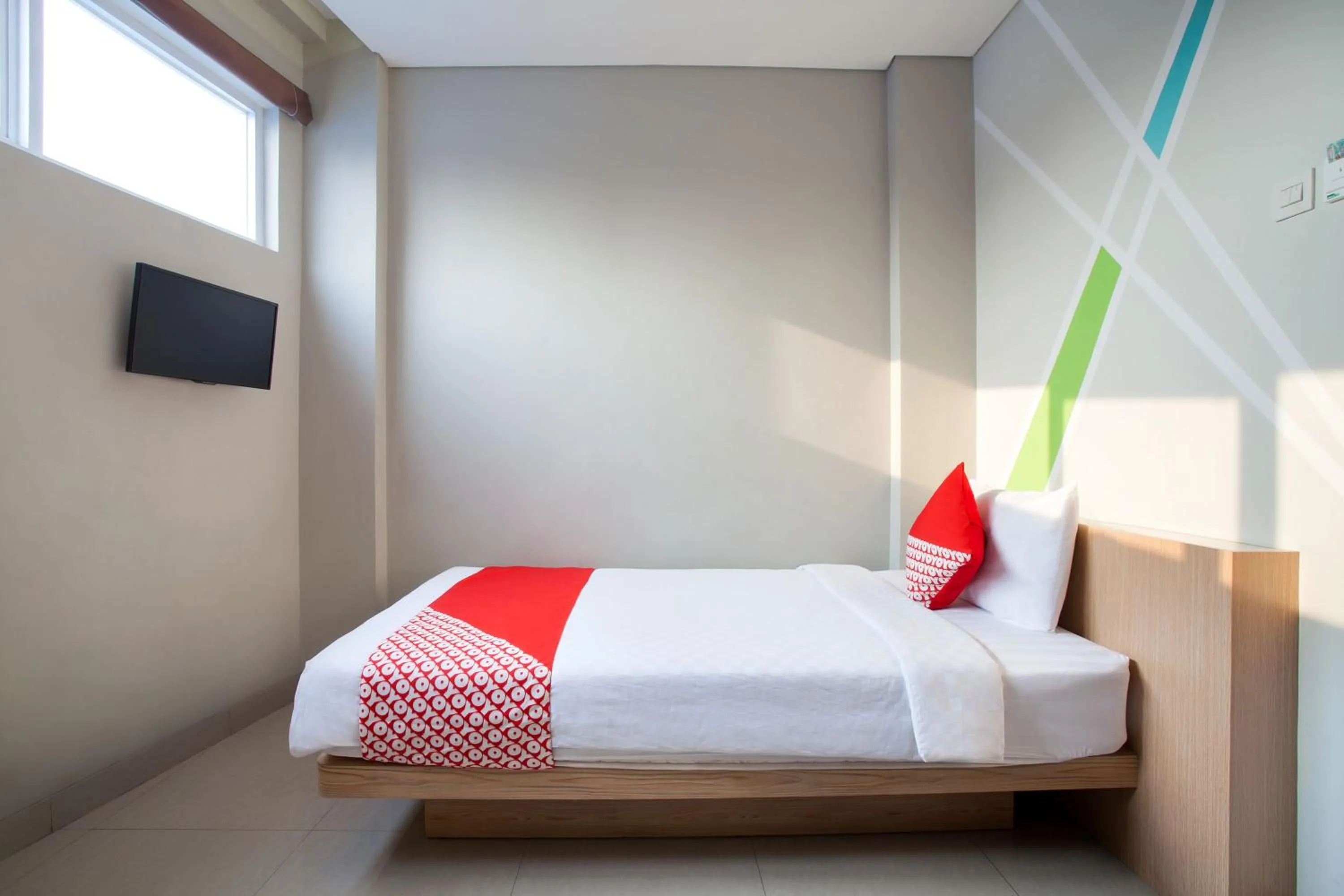 Bed in Flagship 101 Apple Platinum