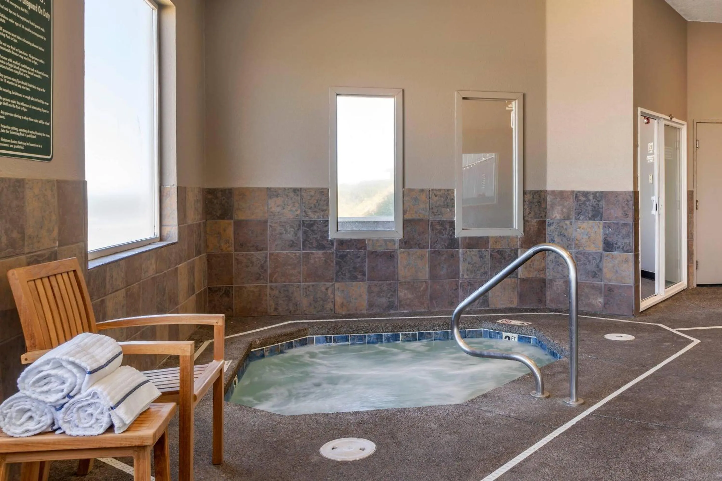 Swimming pool in Elizabeth Oceanfront Suites, an Ascend Collection Hotel