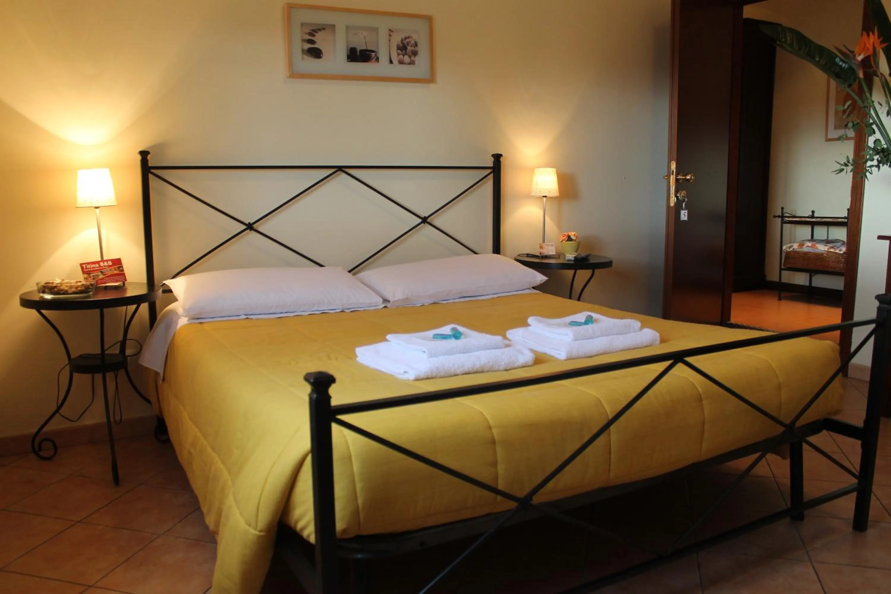 Photo of the whole room, Bed in Titina B&B