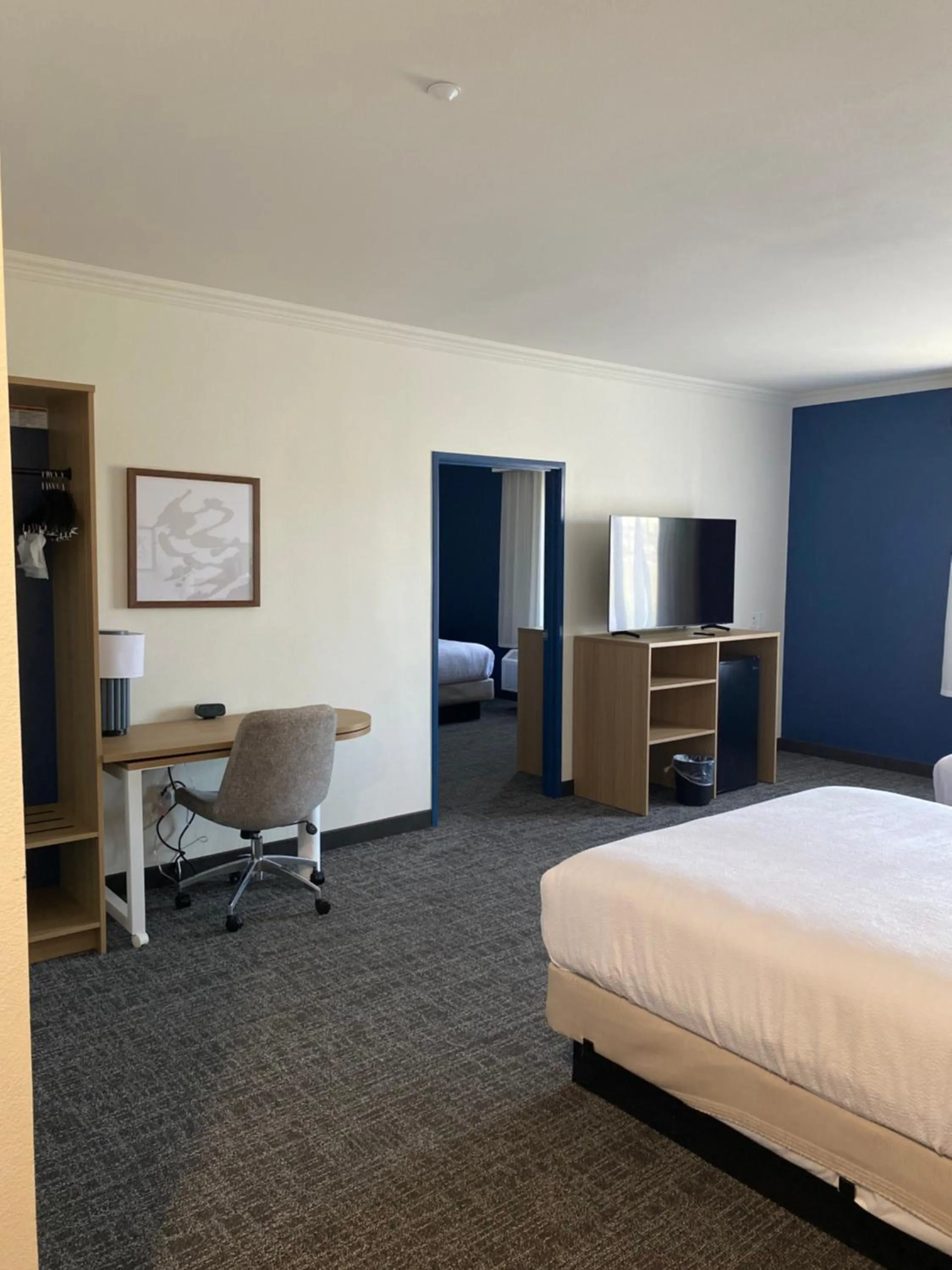 Bedroom, Bed in Spark by Hilton Yucca Valley Joshua Tree