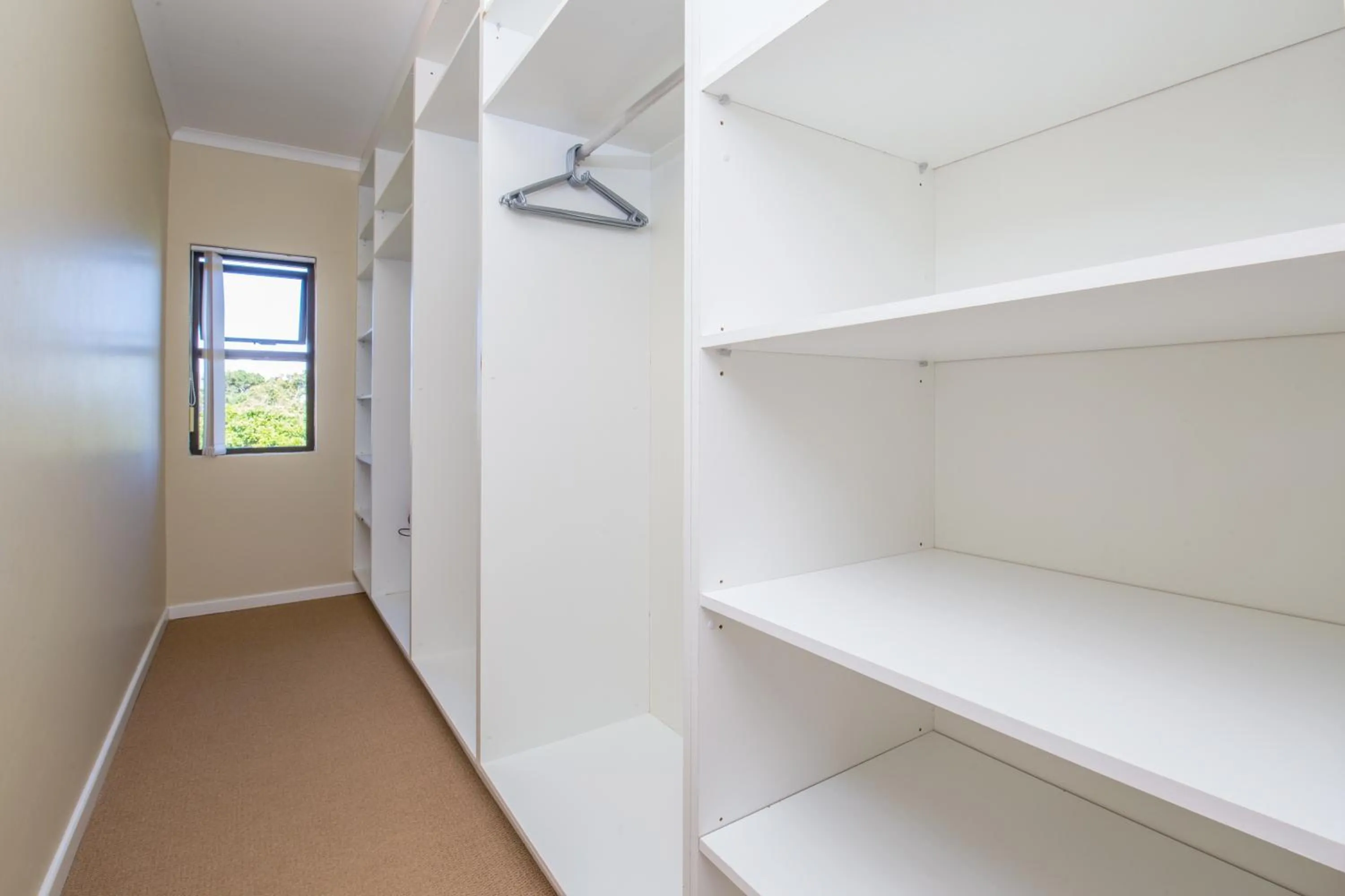 wardrobe in Bergsig B & B