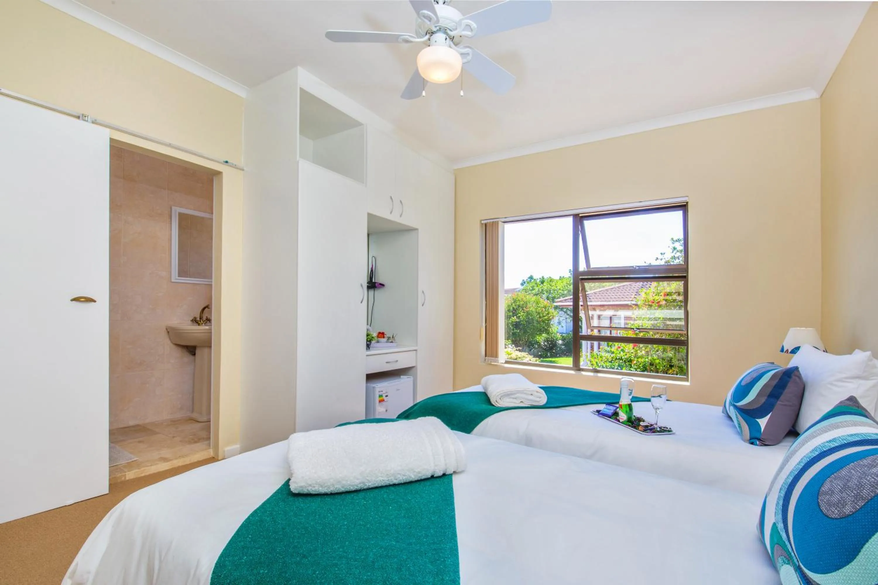 Photo of the whole room, Bed in Bergsig B & B