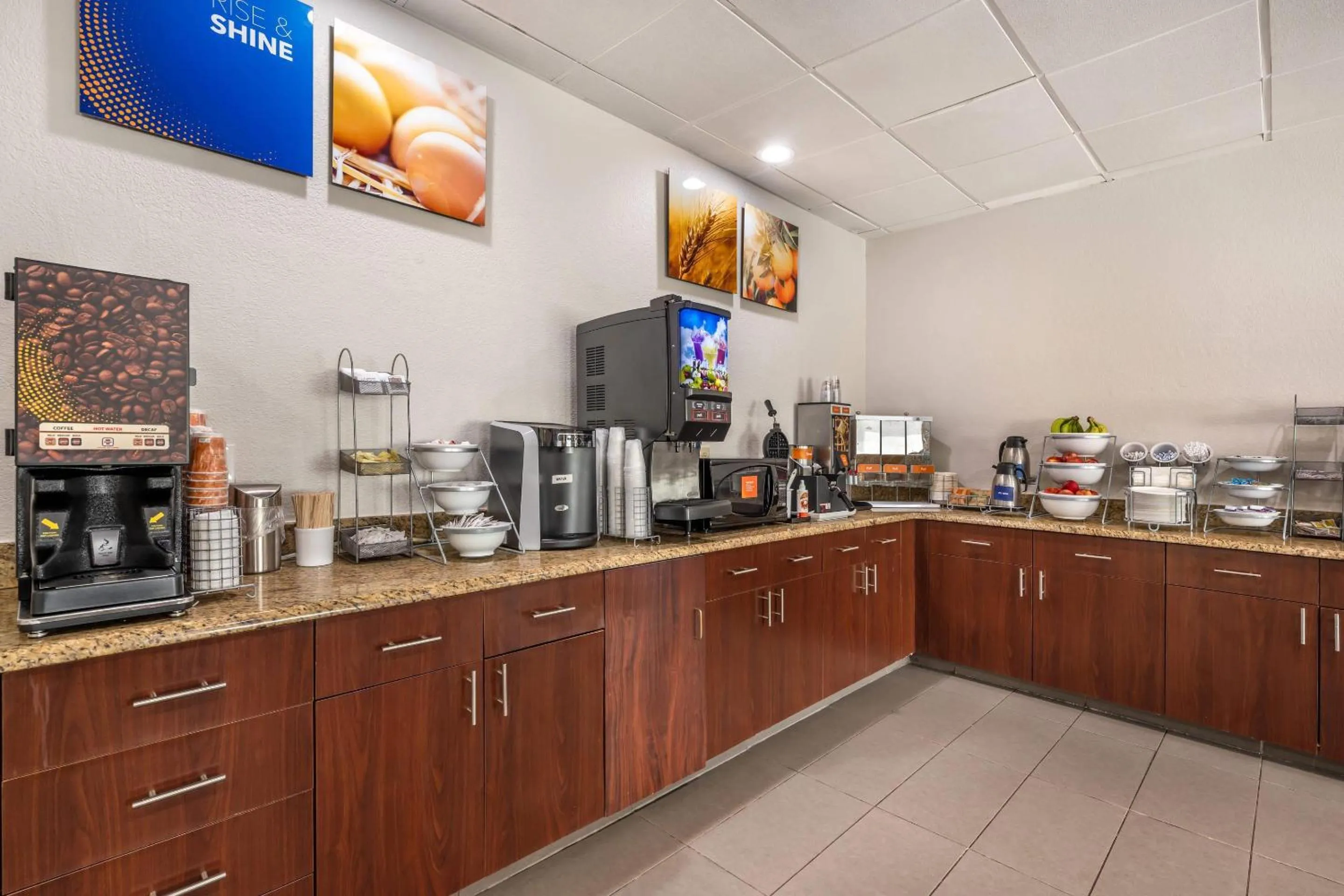 Breakfast in Comfort Suites Omaha Northwest