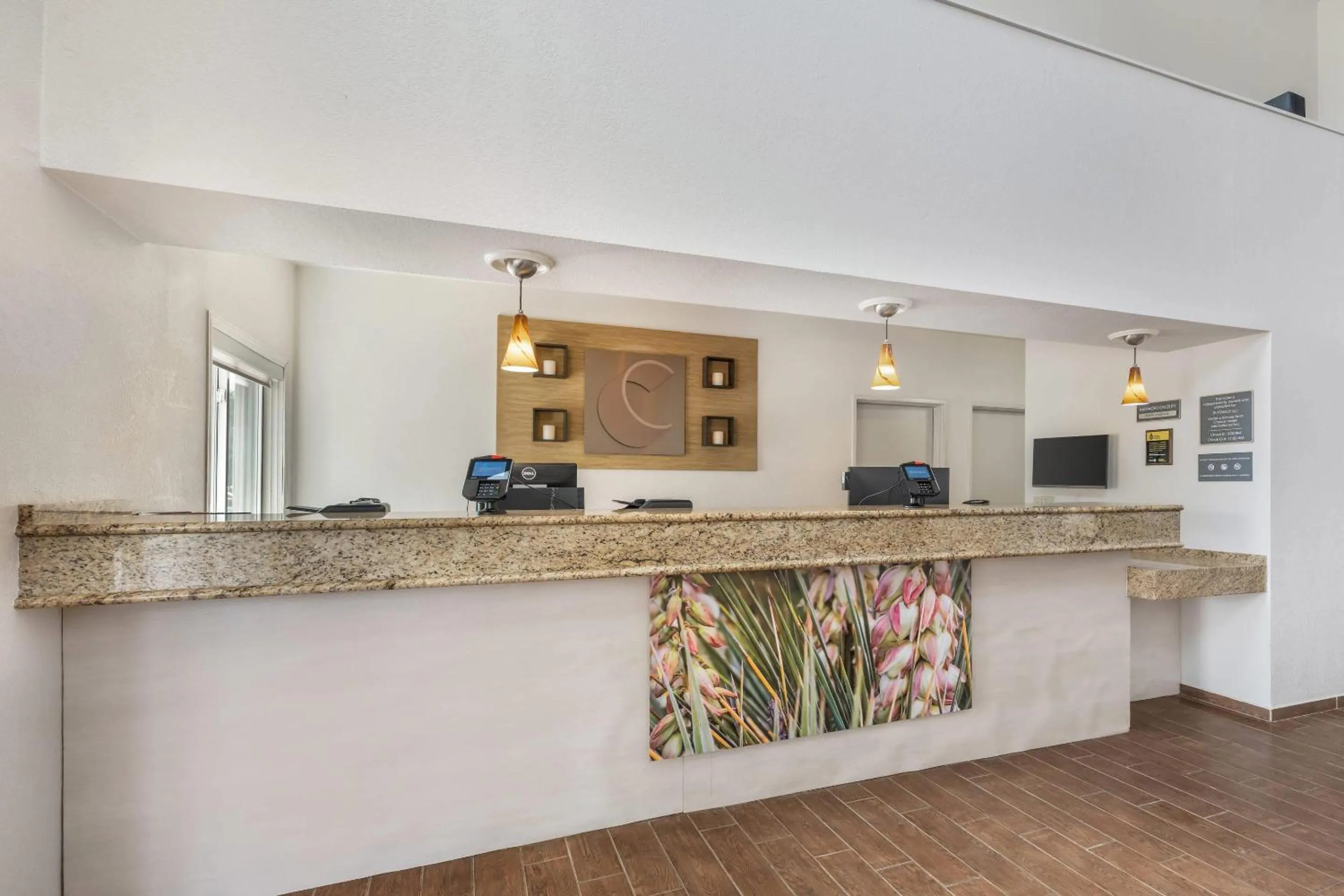 Lobby or reception in Comfort Suites Omaha Northwest