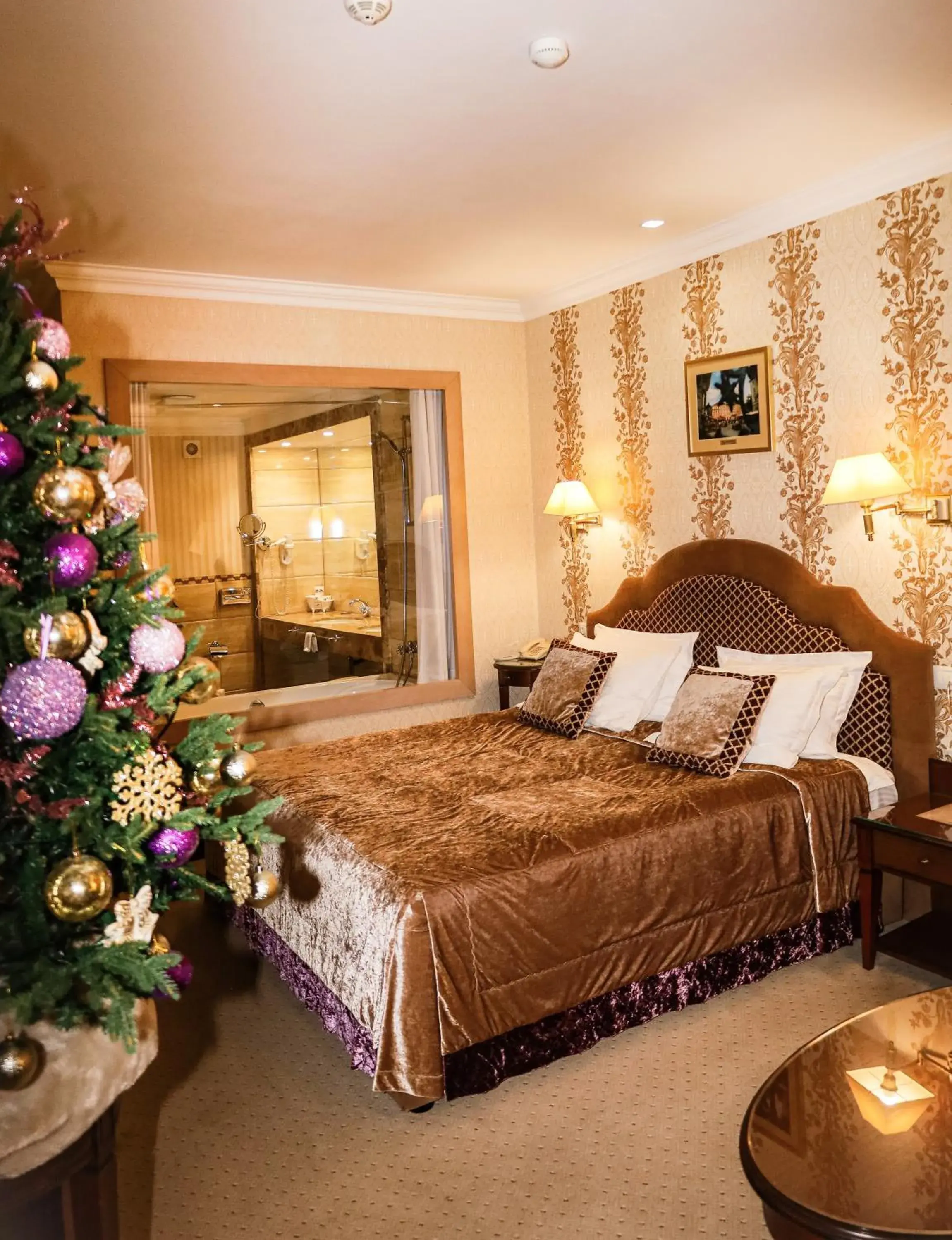 Junior Suite in Swiss Hotel Junior Suite in Swiss Hotel