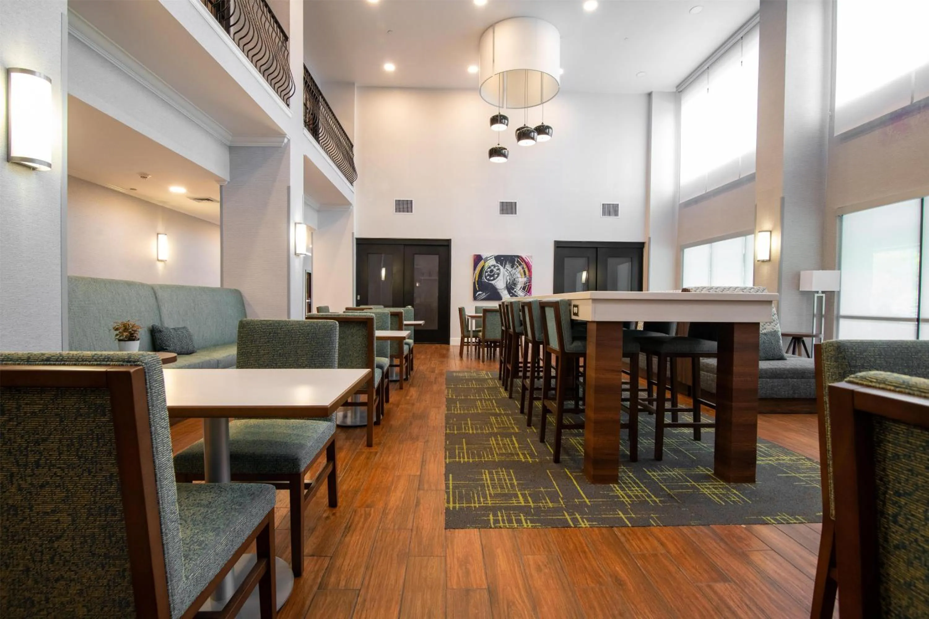 Breakfast in Hampton Inn & Suites College Station