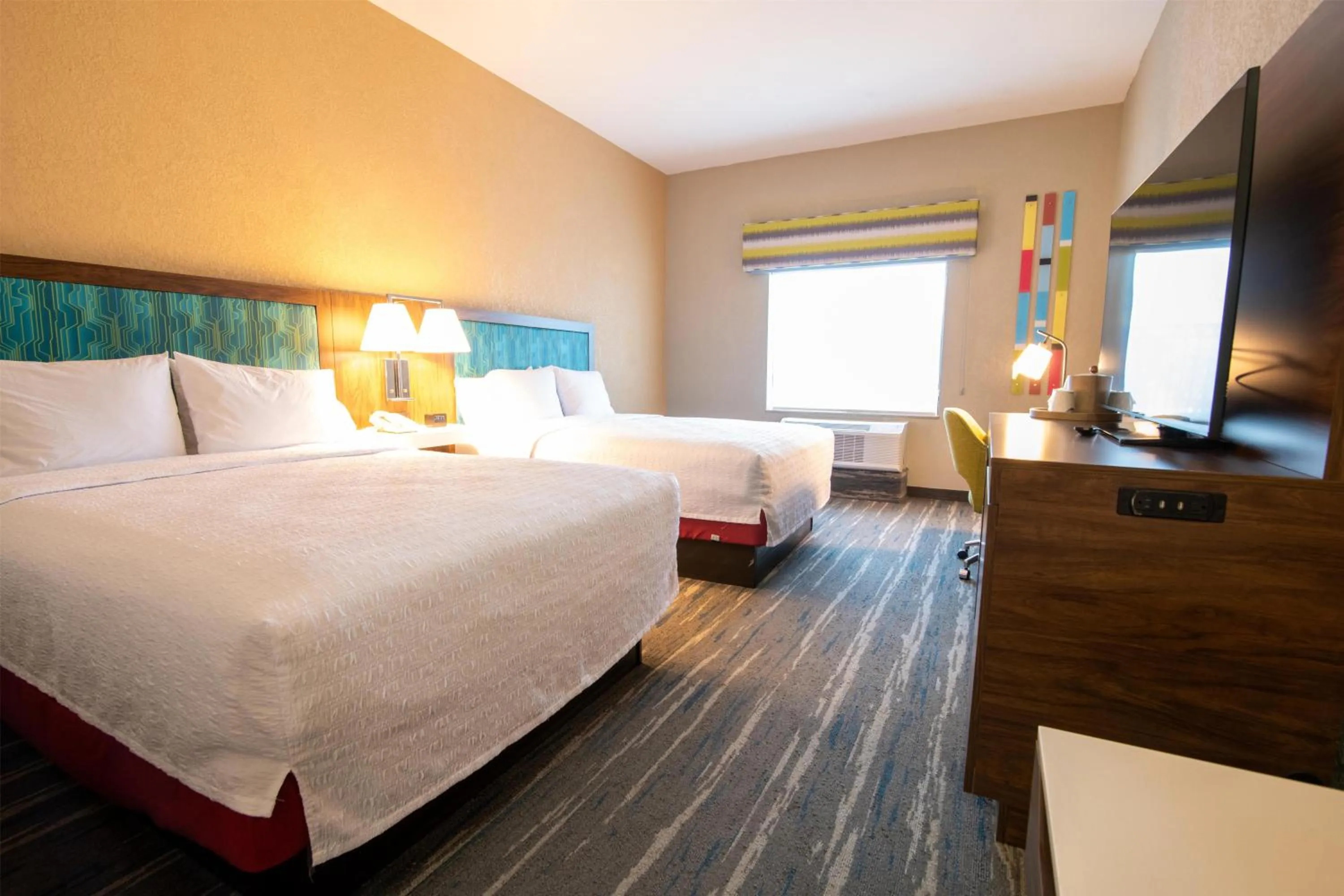 Bed in Hampton Inn & Suites College Station