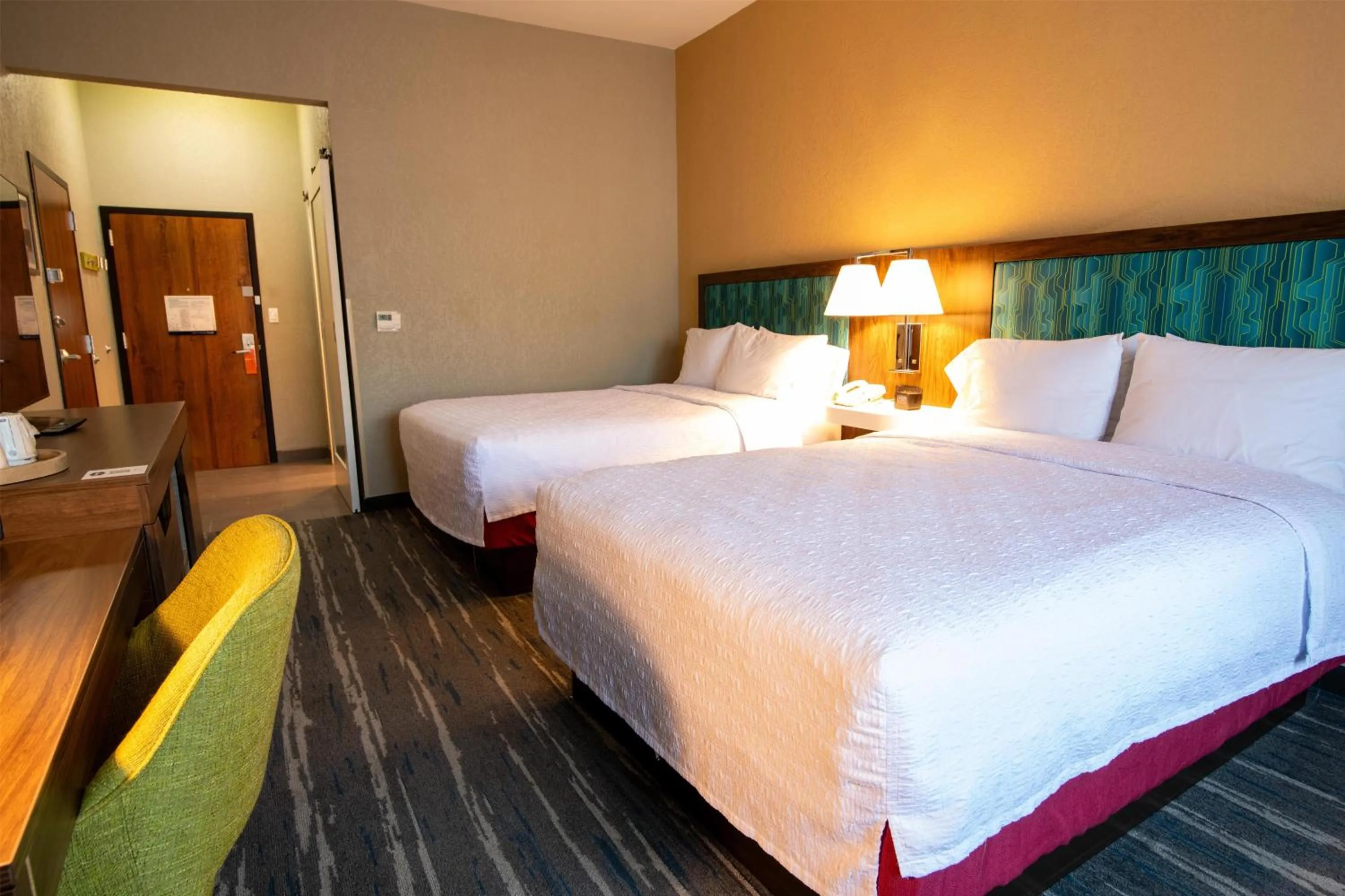 Bed in Hampton Inn & Suites College Station