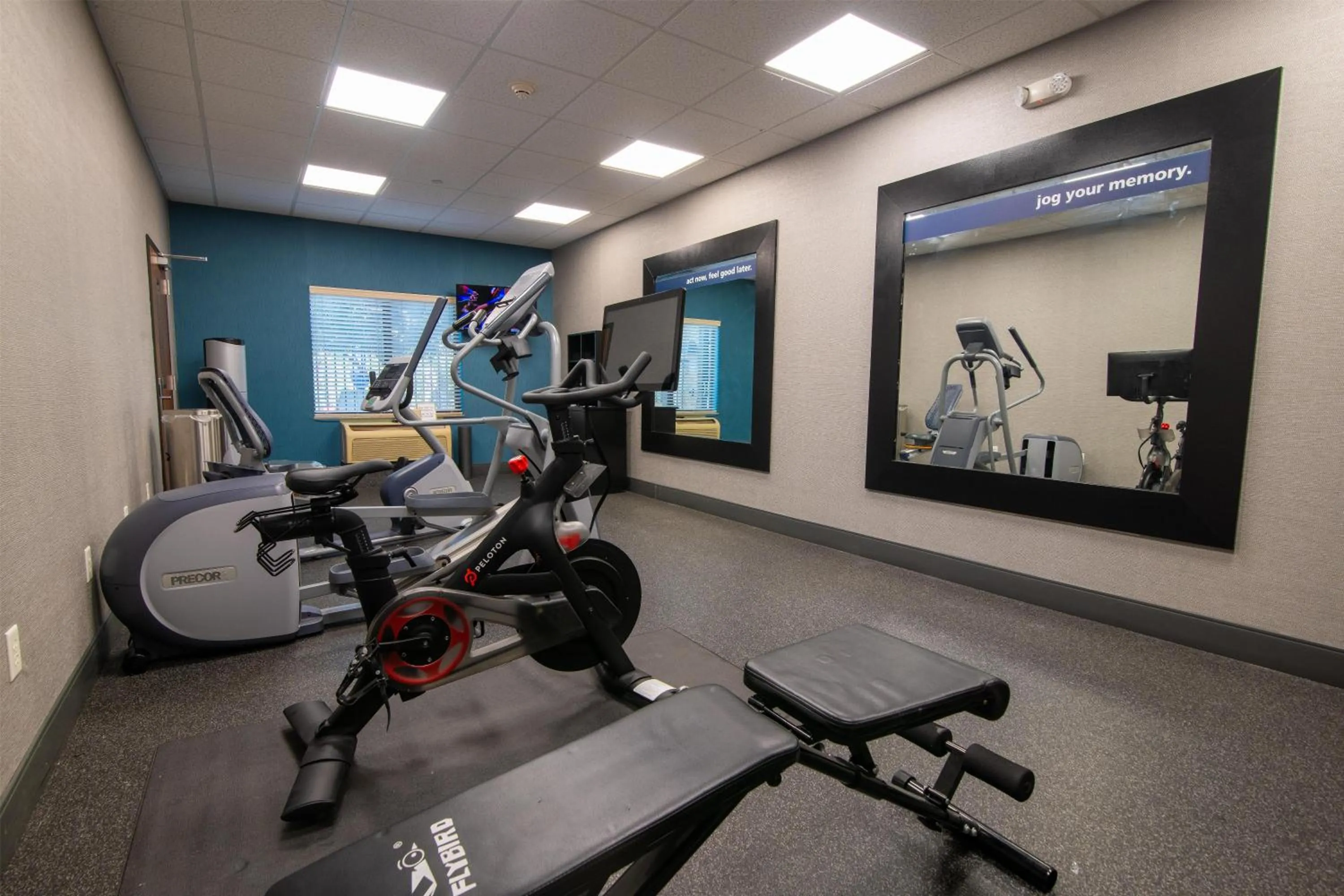 Fitness centre/facilities in Hampton Inn & Suites College Station