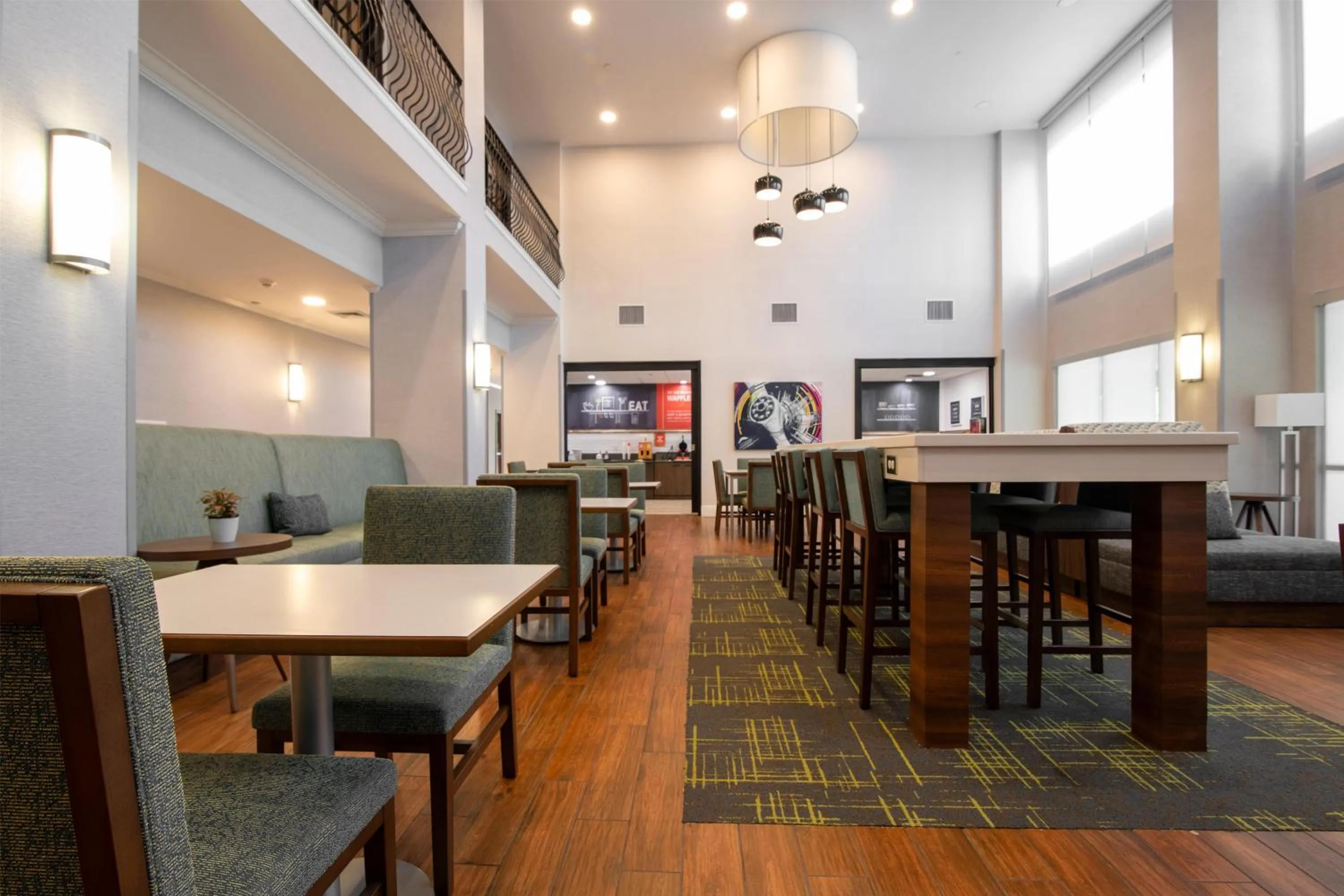 Breakfast in Hampton Inn & Suites College Station