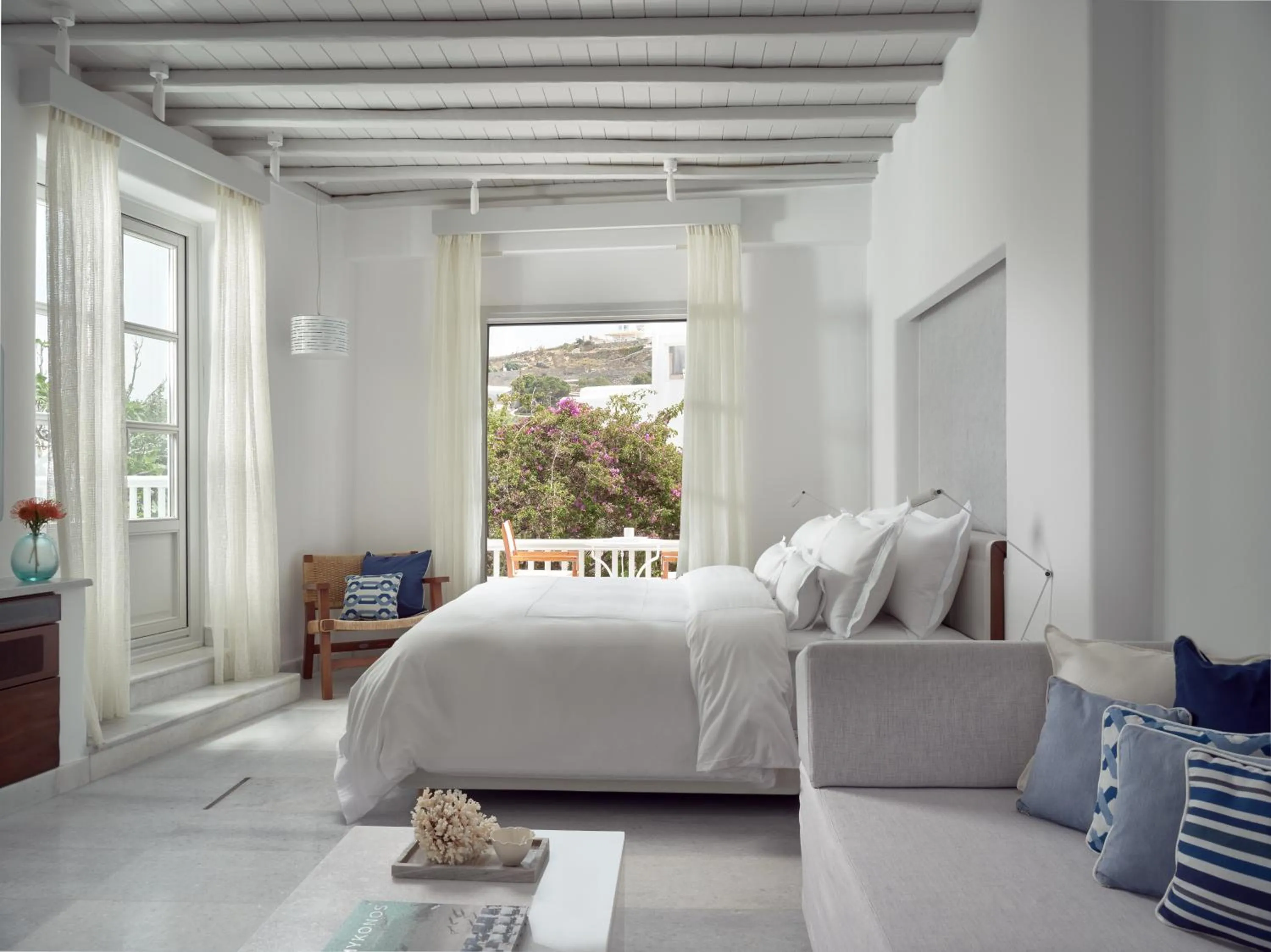 Bed in Belvedere Mykonos - Main Hotel - The Leading Hotels of the World