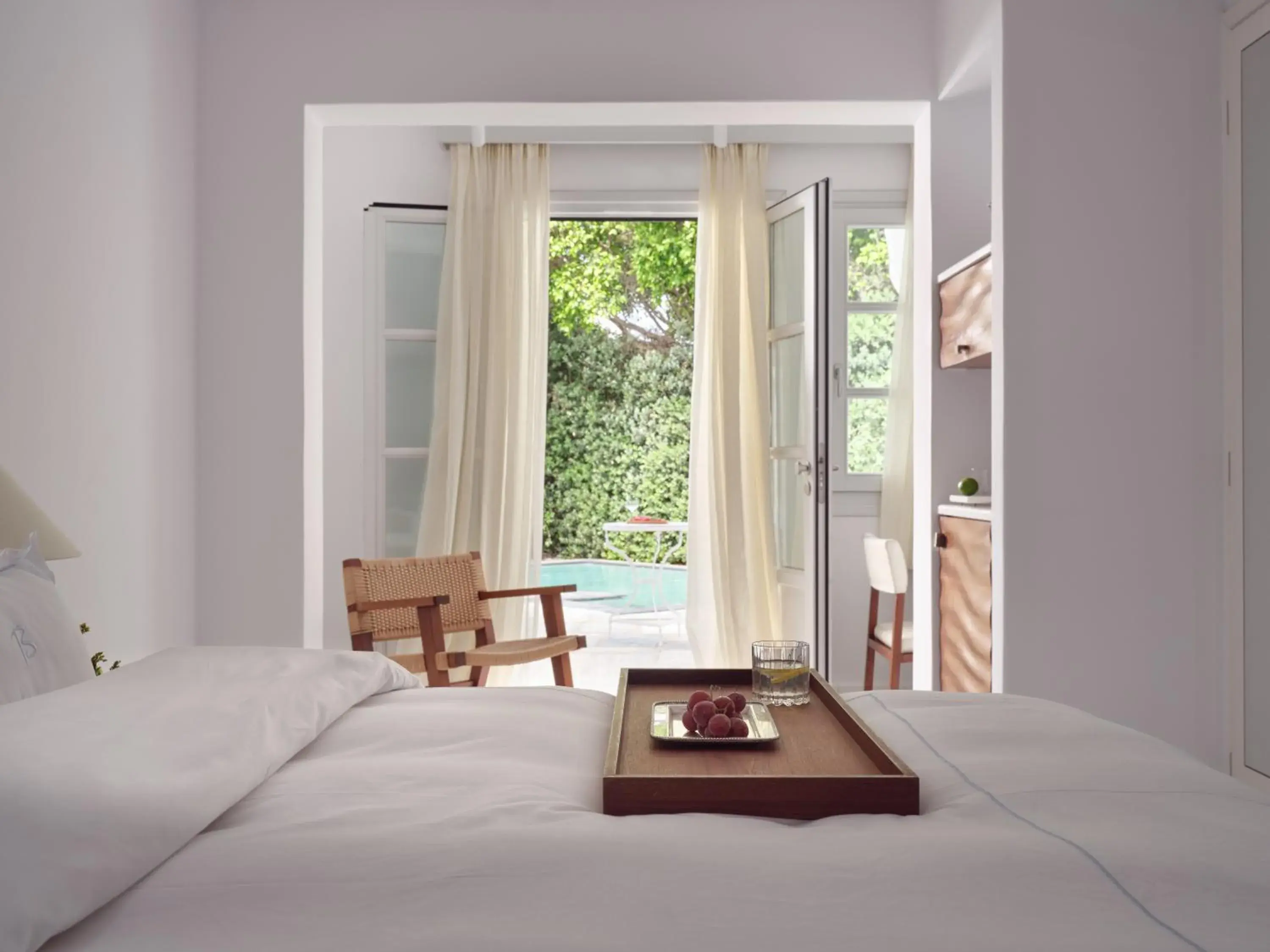 Honeymoon Room with Private Pool in Belvedere Mykonos - Main Hotel - The Leading Hotels of the World Honeymoon Room with Private Pool in Belvedere Mykonos - Main Hotel - The Leading Hotels of the World