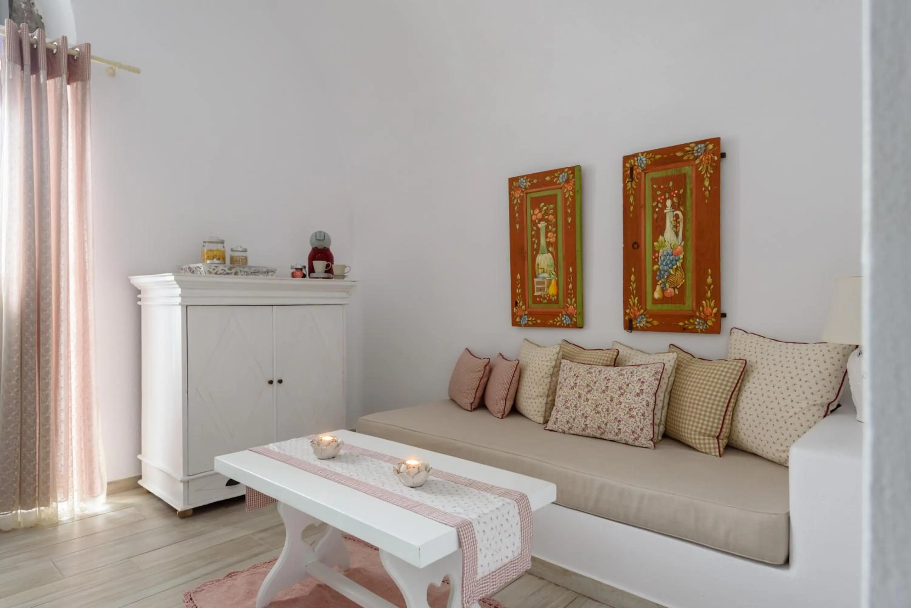 Coffee/tea facilities in Senses Suites