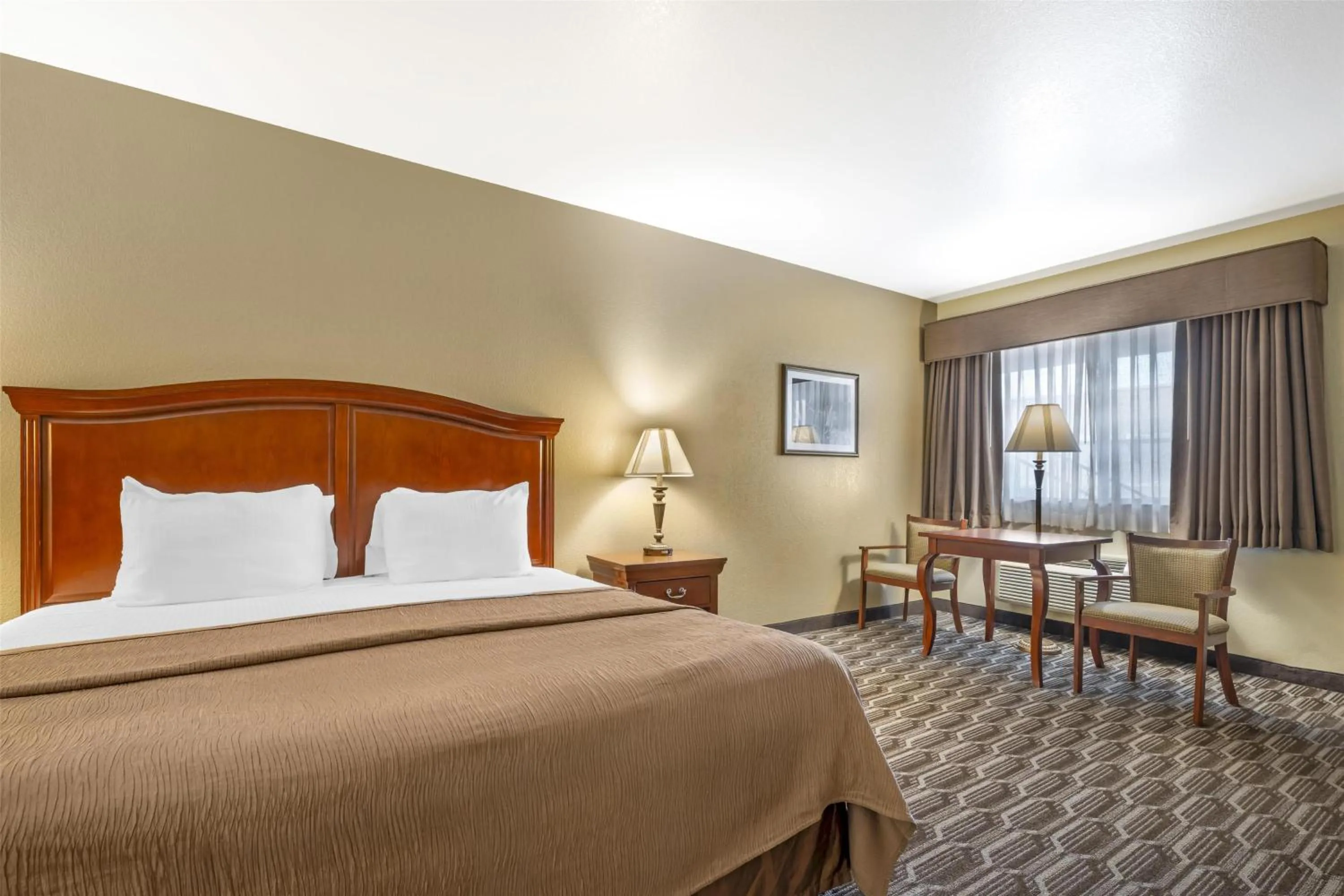 Bedroom, Bed in Best Western Inn of Chandler