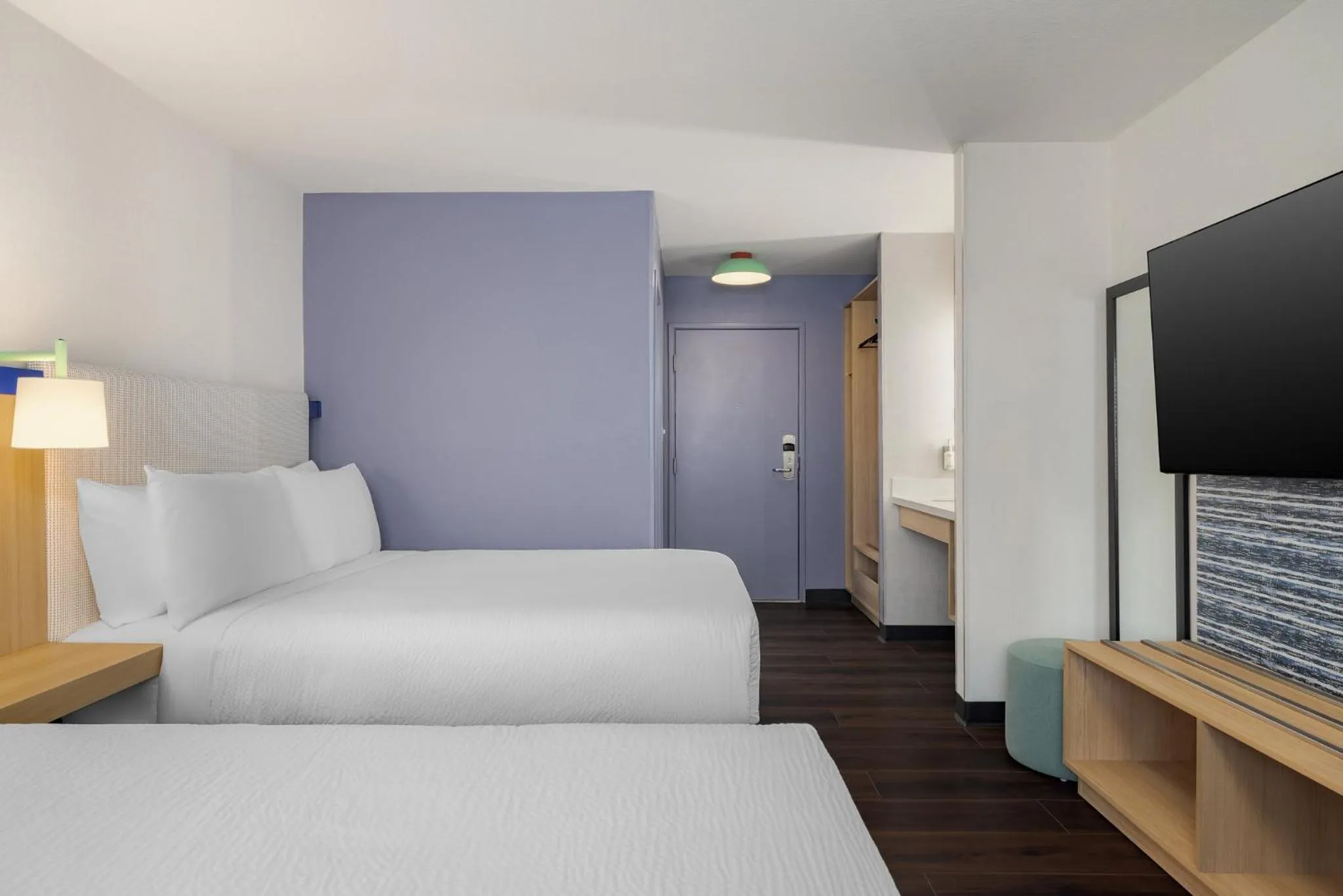 Photo of the whole room, Bed in Garner Hotel Boise Airport by IHG