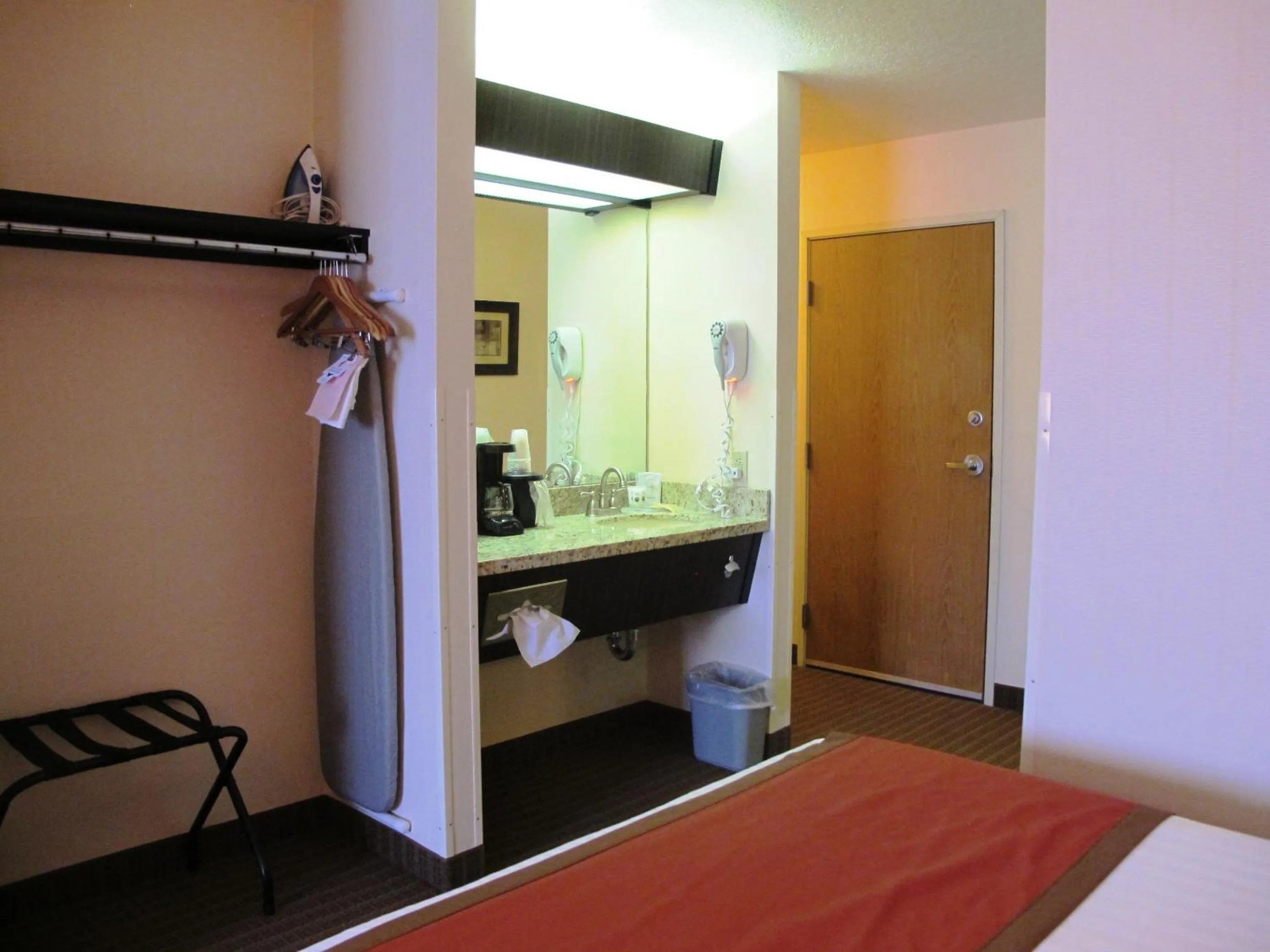 Decorative detail, Bed in Inn America - Boise