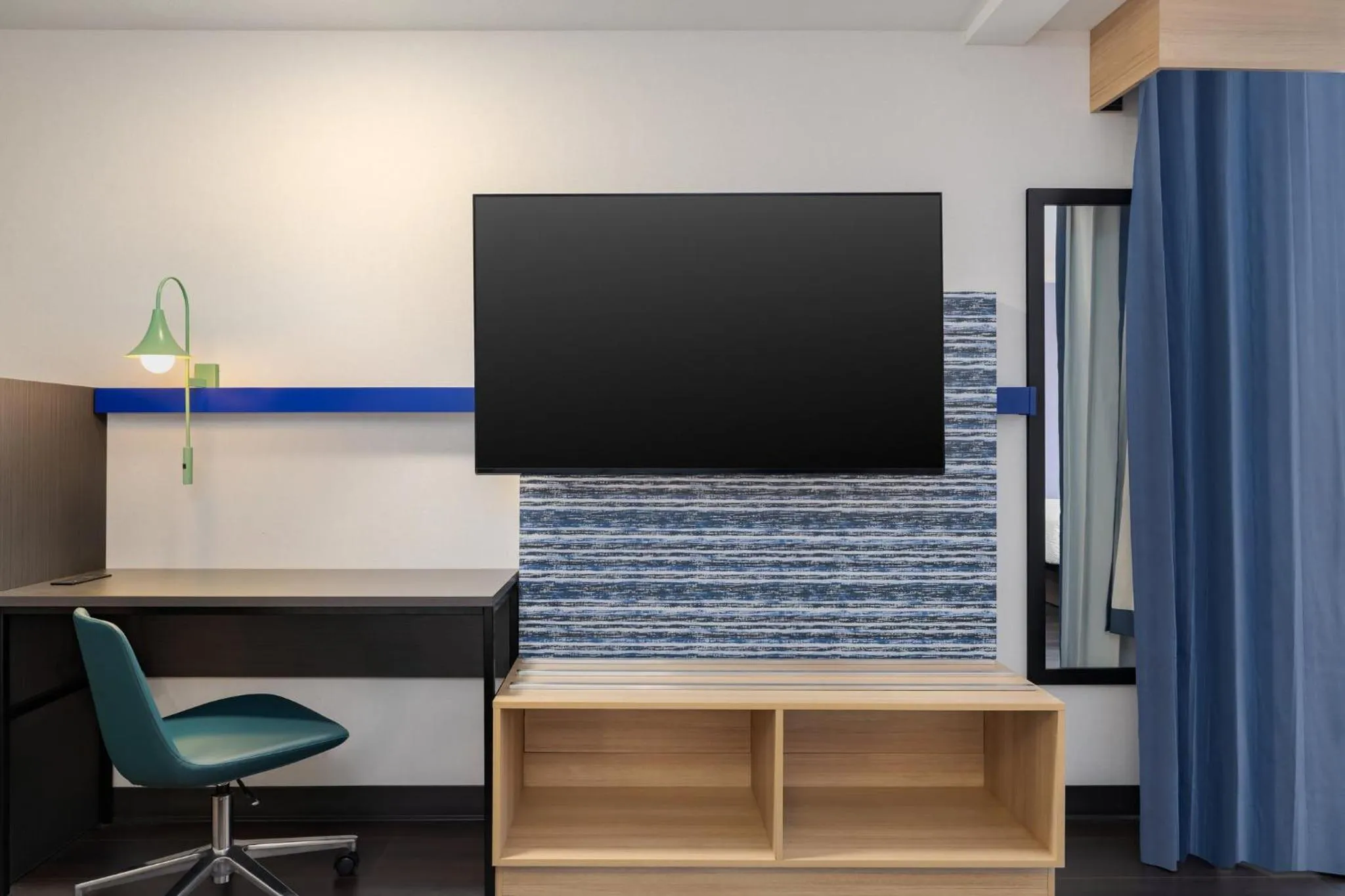 Photo of the whole room in Garner Hotel Boise Airport by IHG