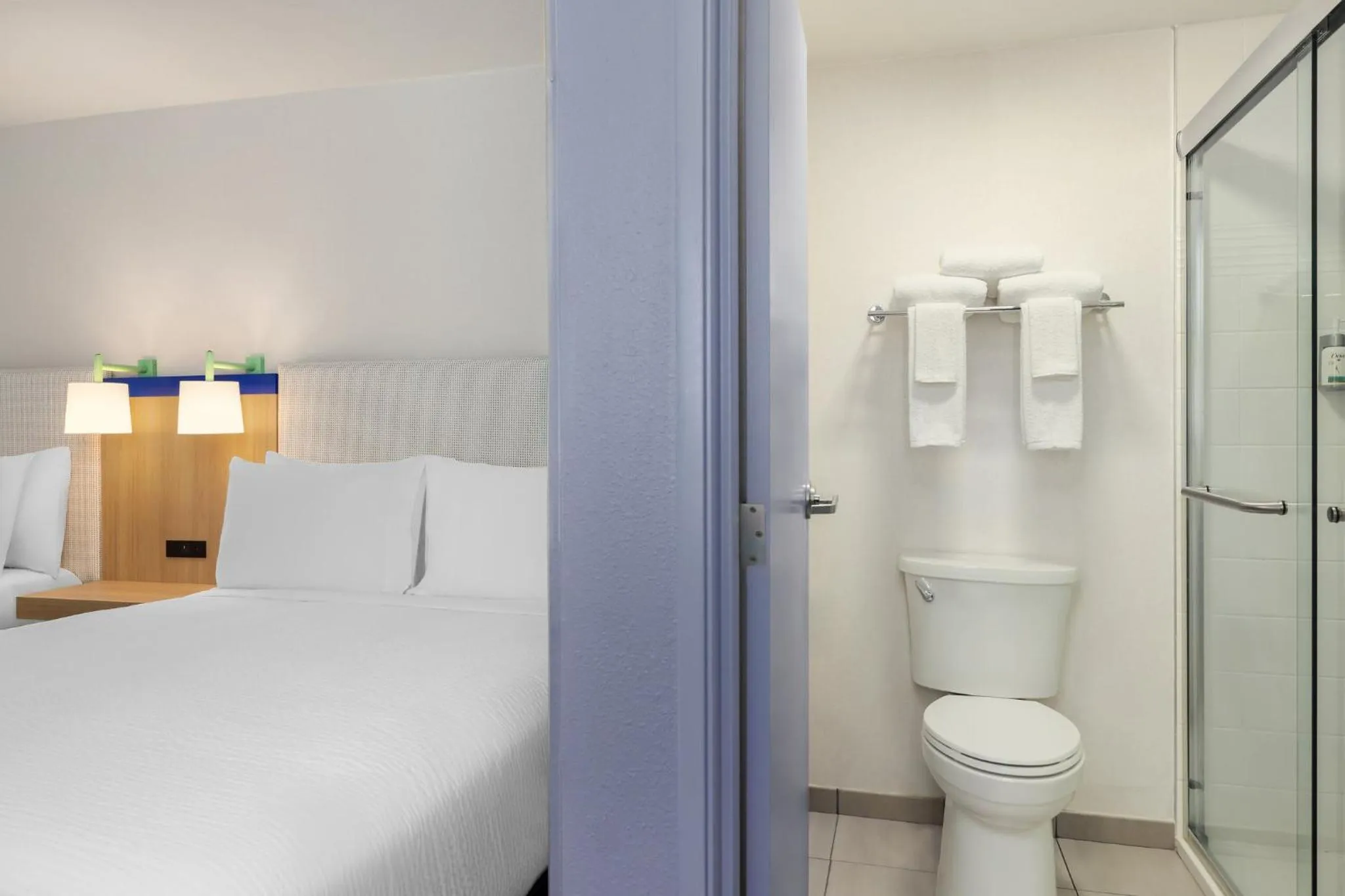 Photo of the whole room, Bed in Garner Hotel Boise Airport by IHG