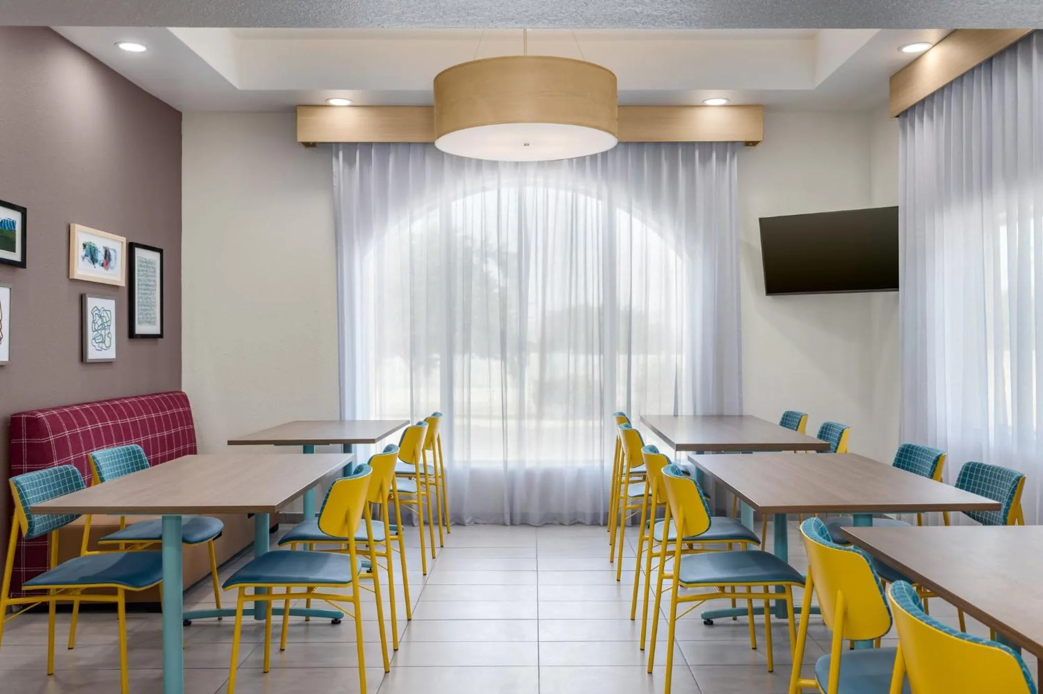 Breakfast in Garner Hotel Boise Airport by IHG