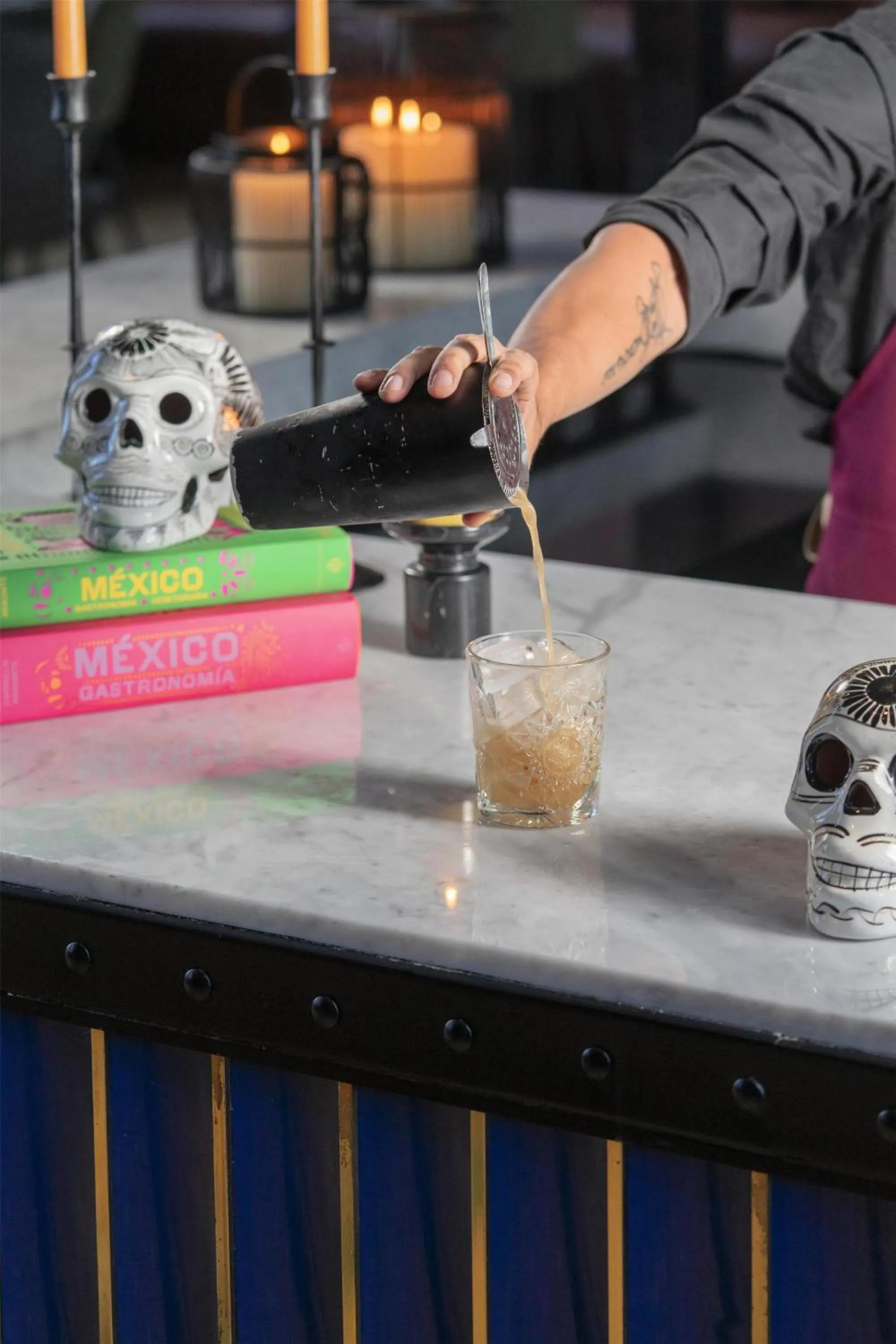 Lounge or bar in NH Collection Santiago Casacostanera