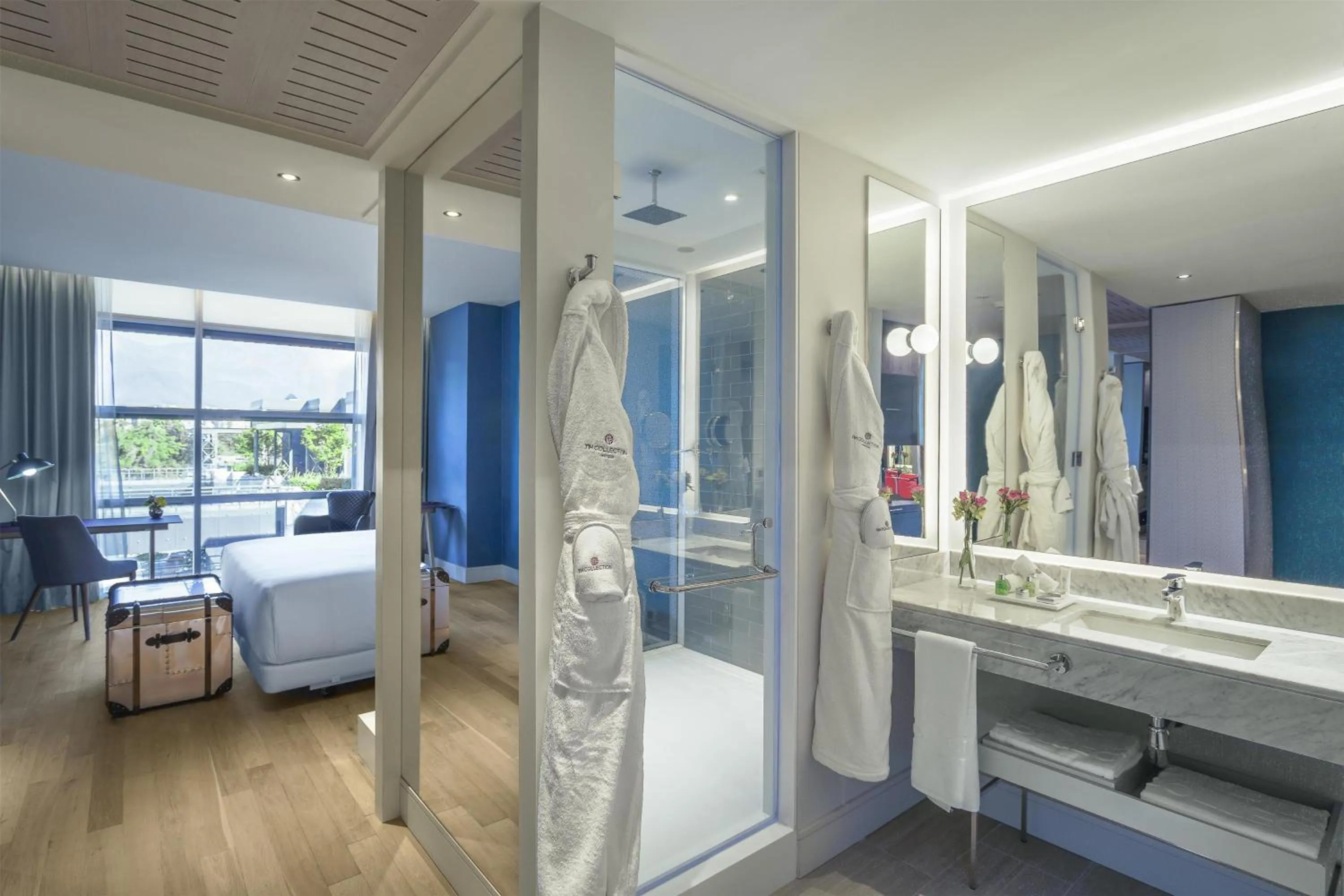 Bathroom, Bed in NH Collection Santiago Casacostanera