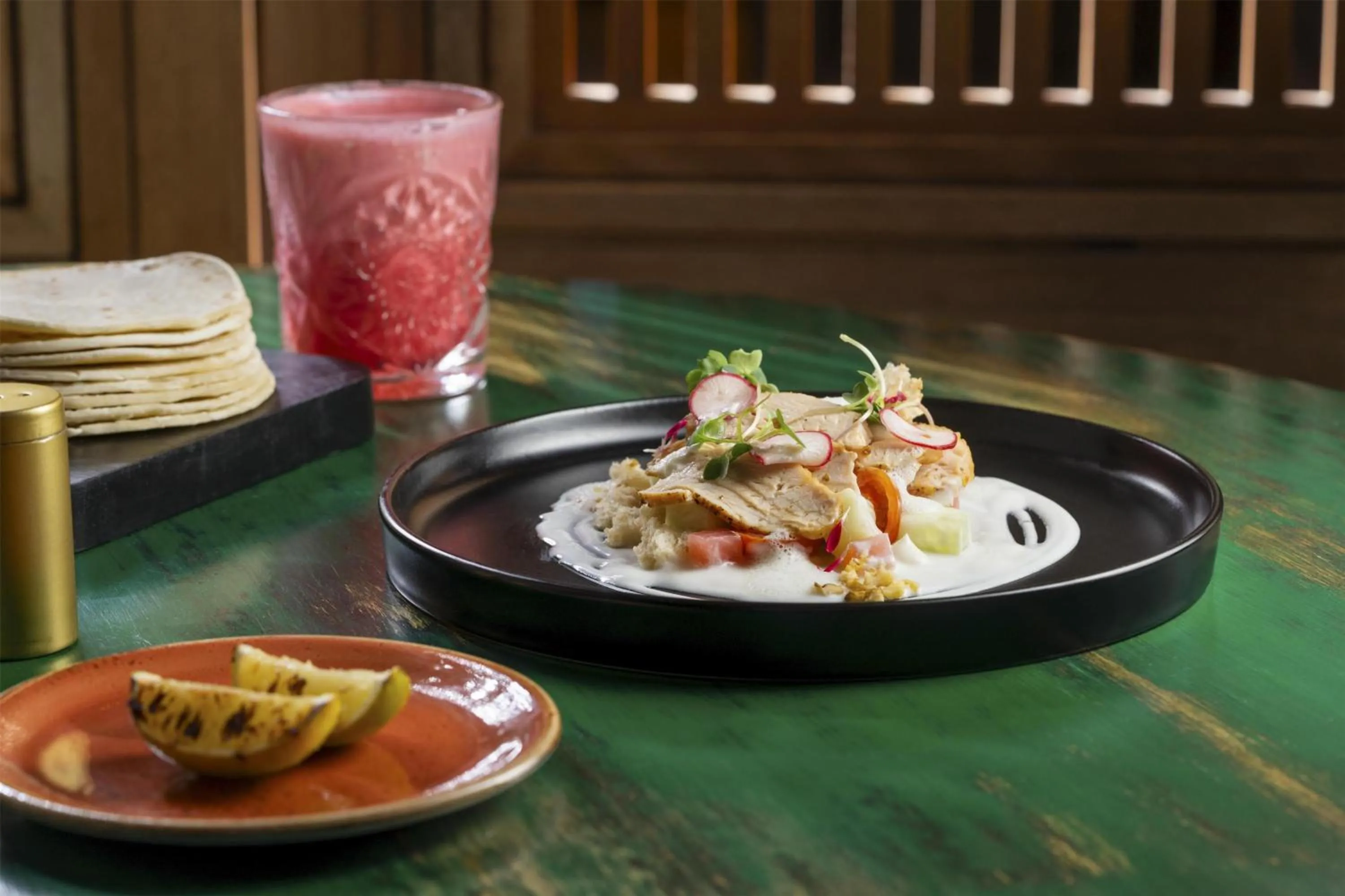 Restaurant/places to eat in NH Collection Santiago Casacostanera