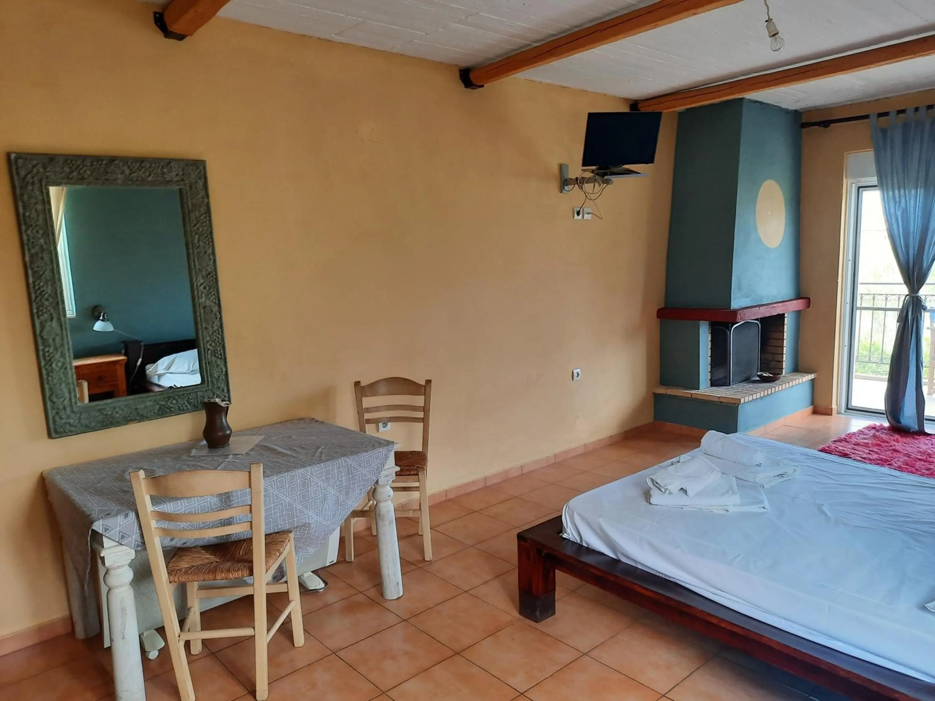 Bed in O Xenonas Ton Mylon