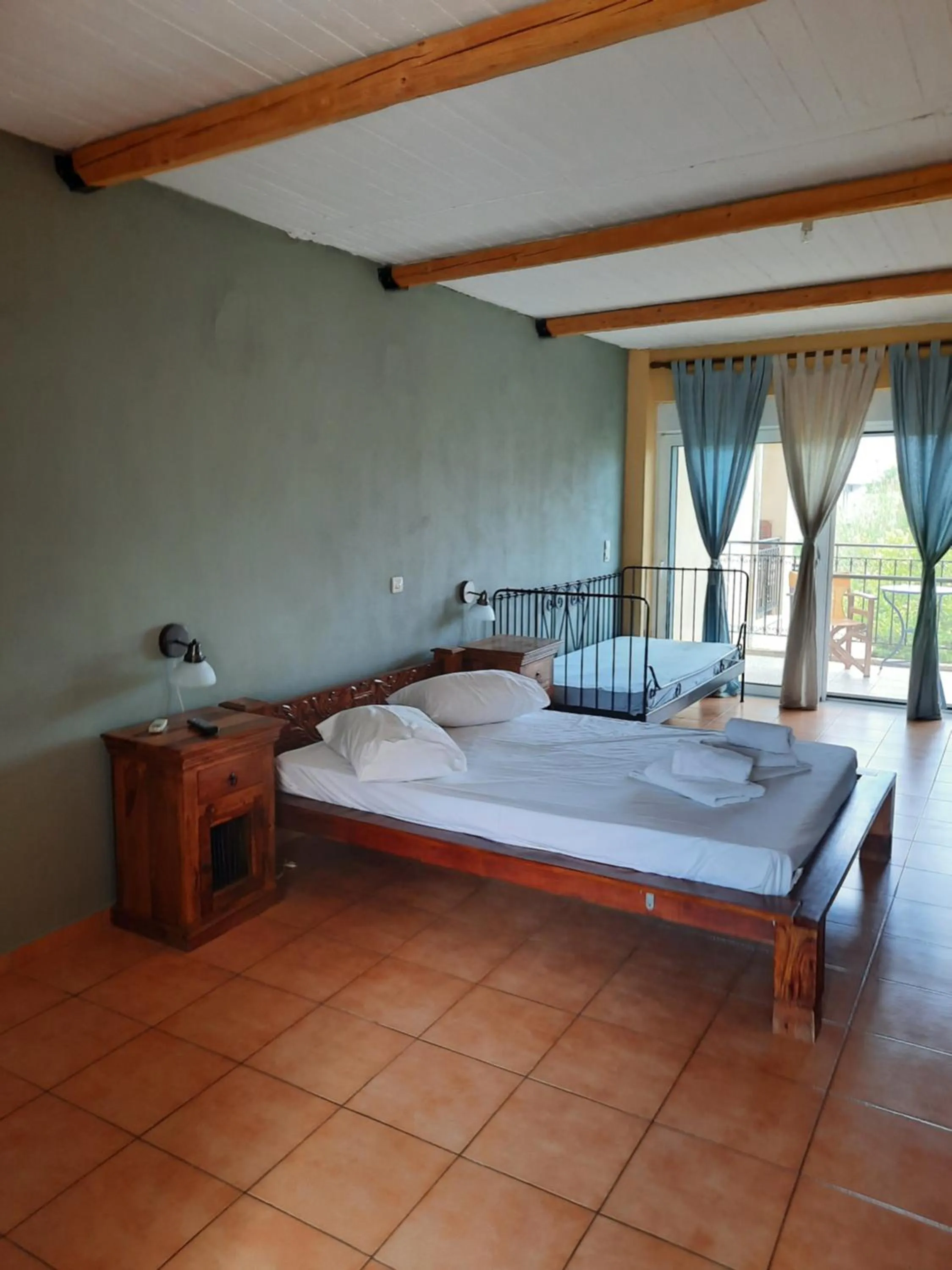 Bed in O Xenonas Ton Mylon