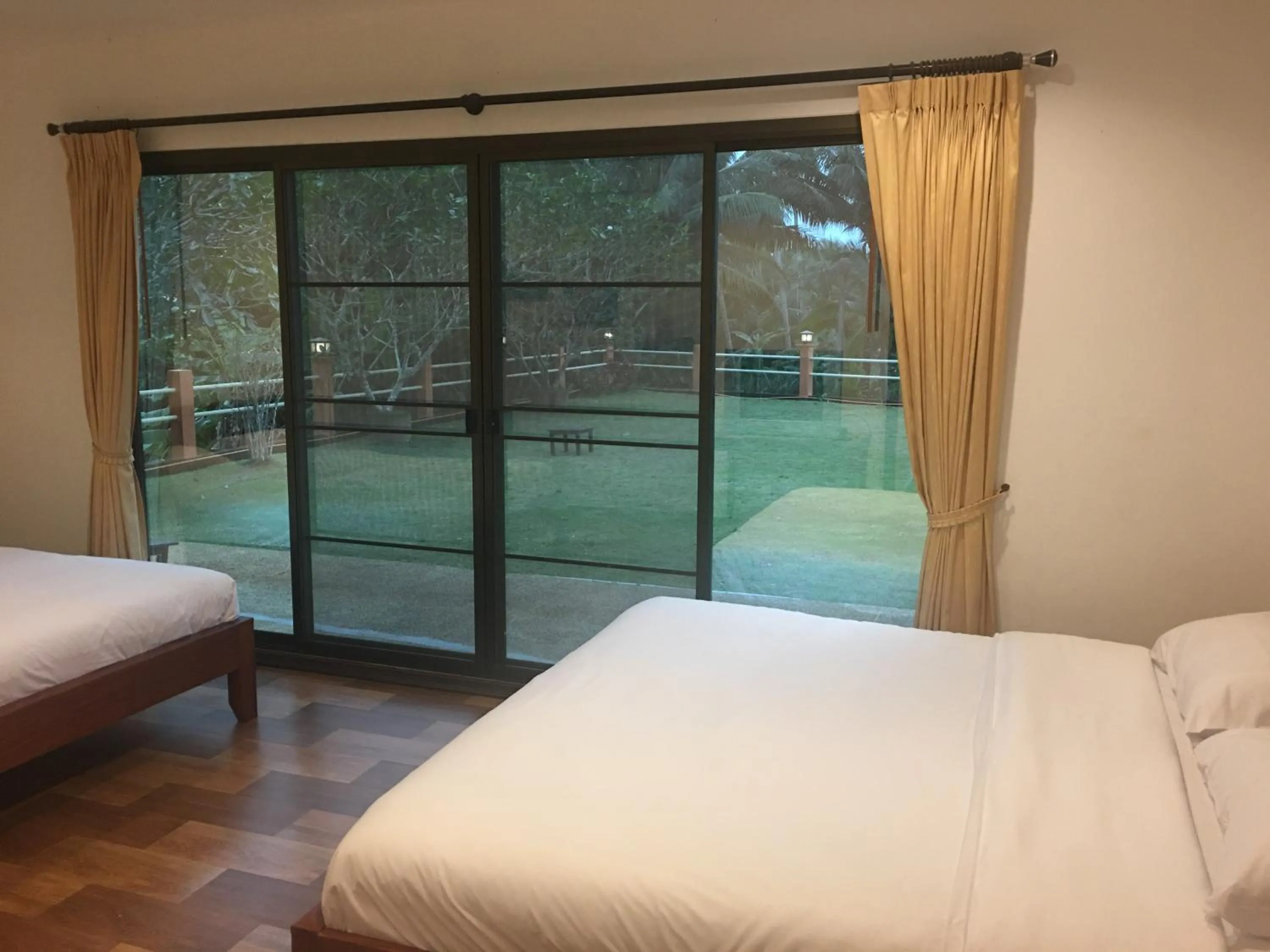 Bed in Sleep Soundly By The Sea