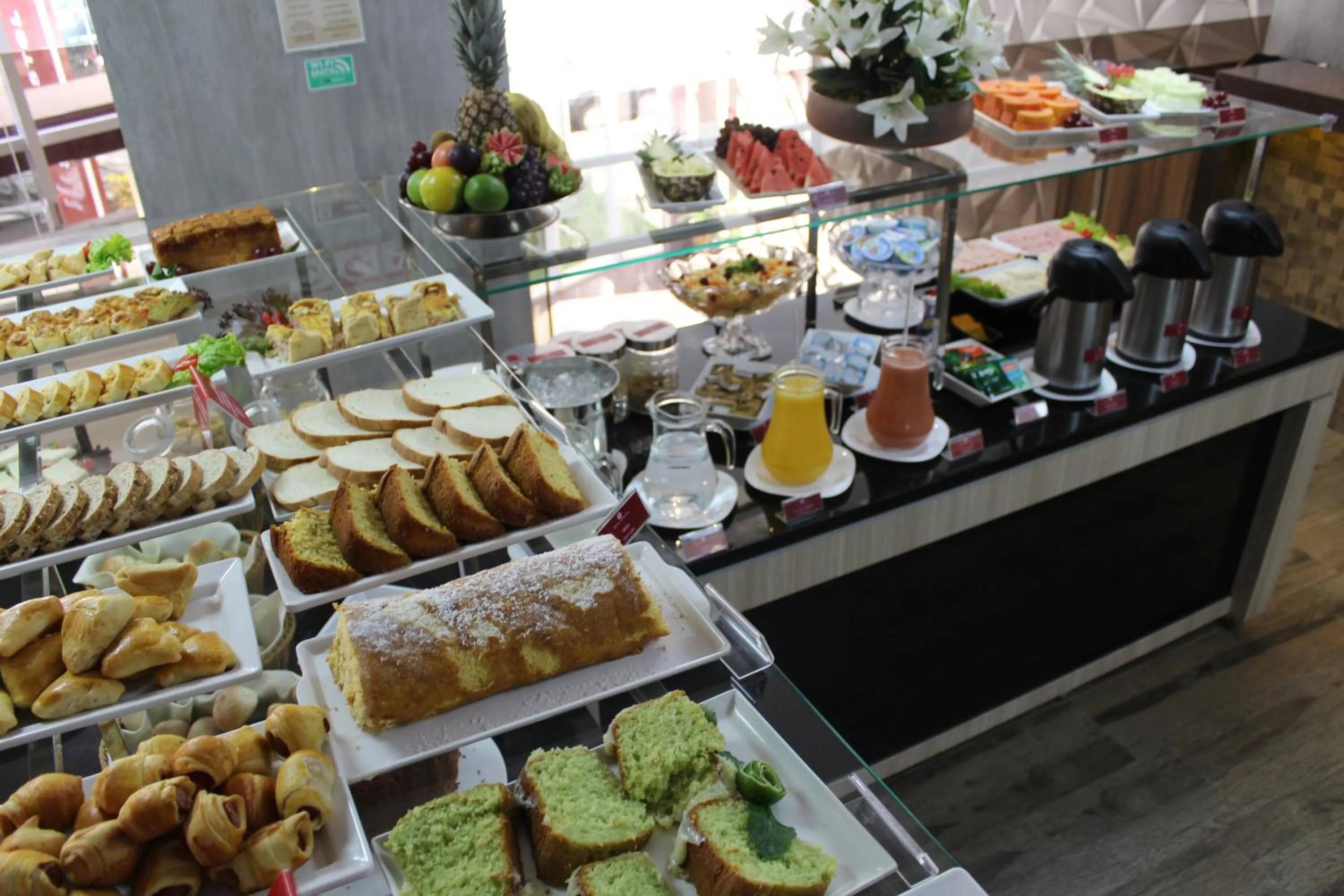 Food and drinks in Bristol Viçosa Hotel