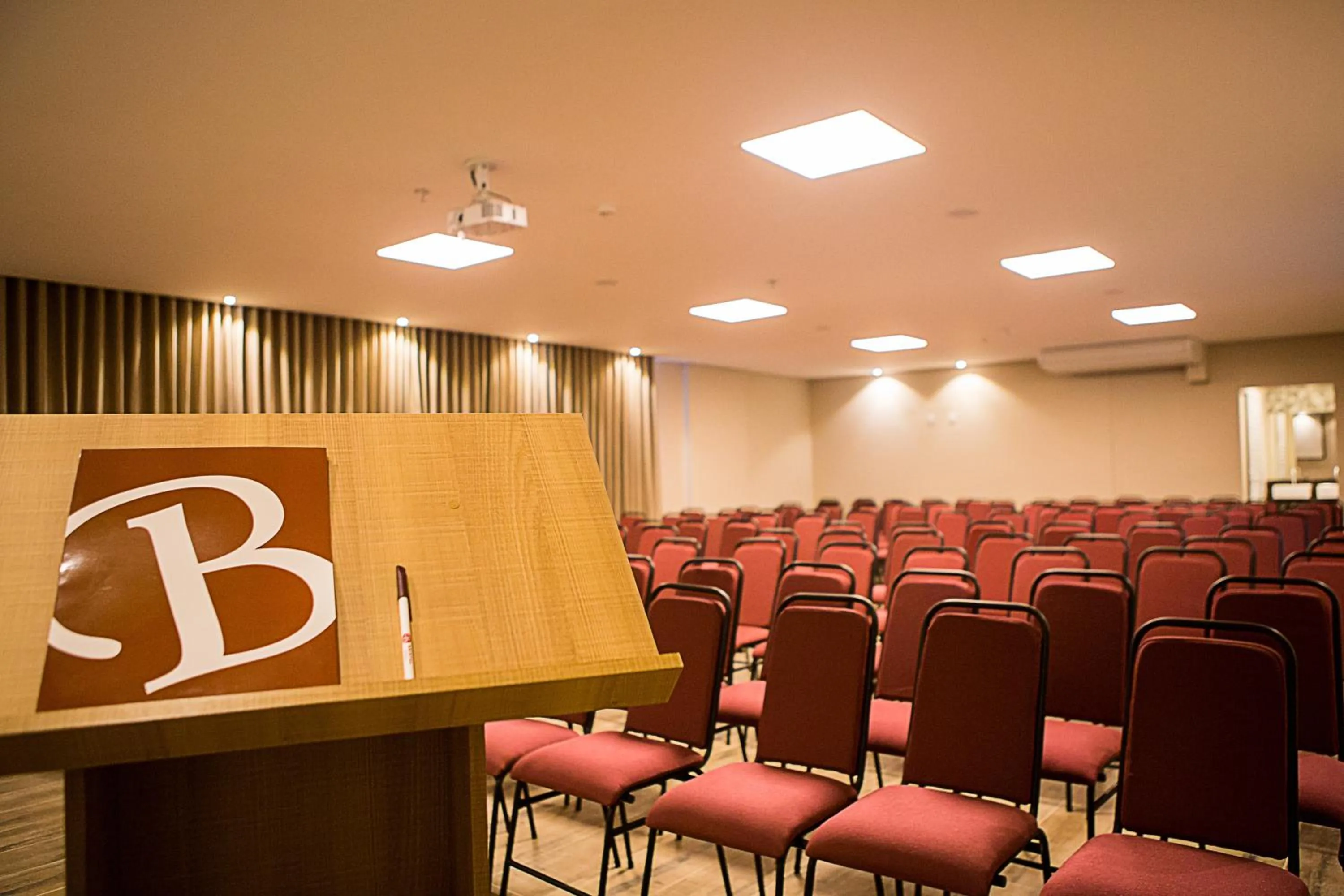 Meeting/conference room in Bristol Viçosa Hotel