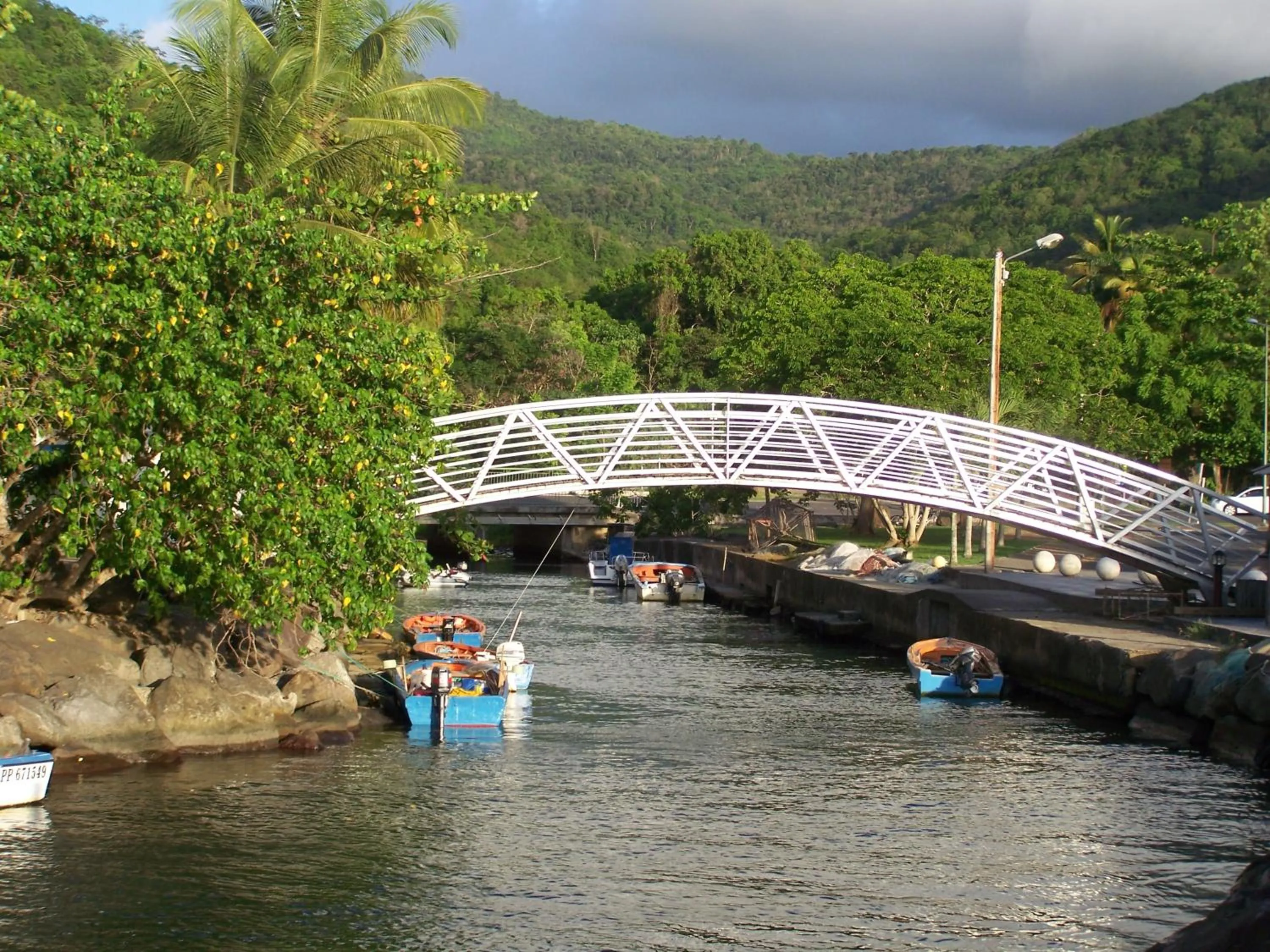 Restaurant/places to eat in Gite LES CALEBASSIERS