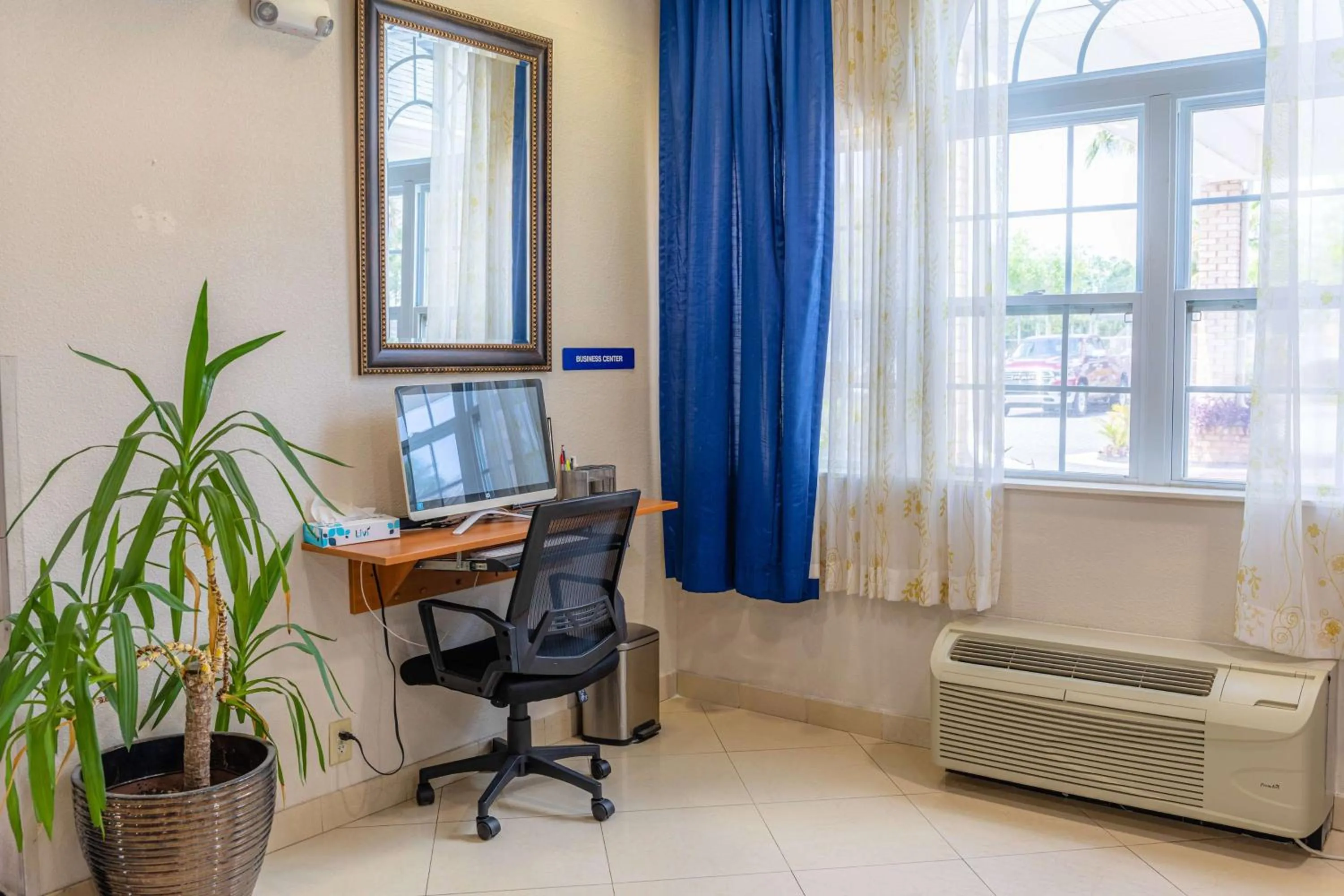 Business facilities in Microtel Inn & Suites by Wyndham Kingsland Naval Base I-95