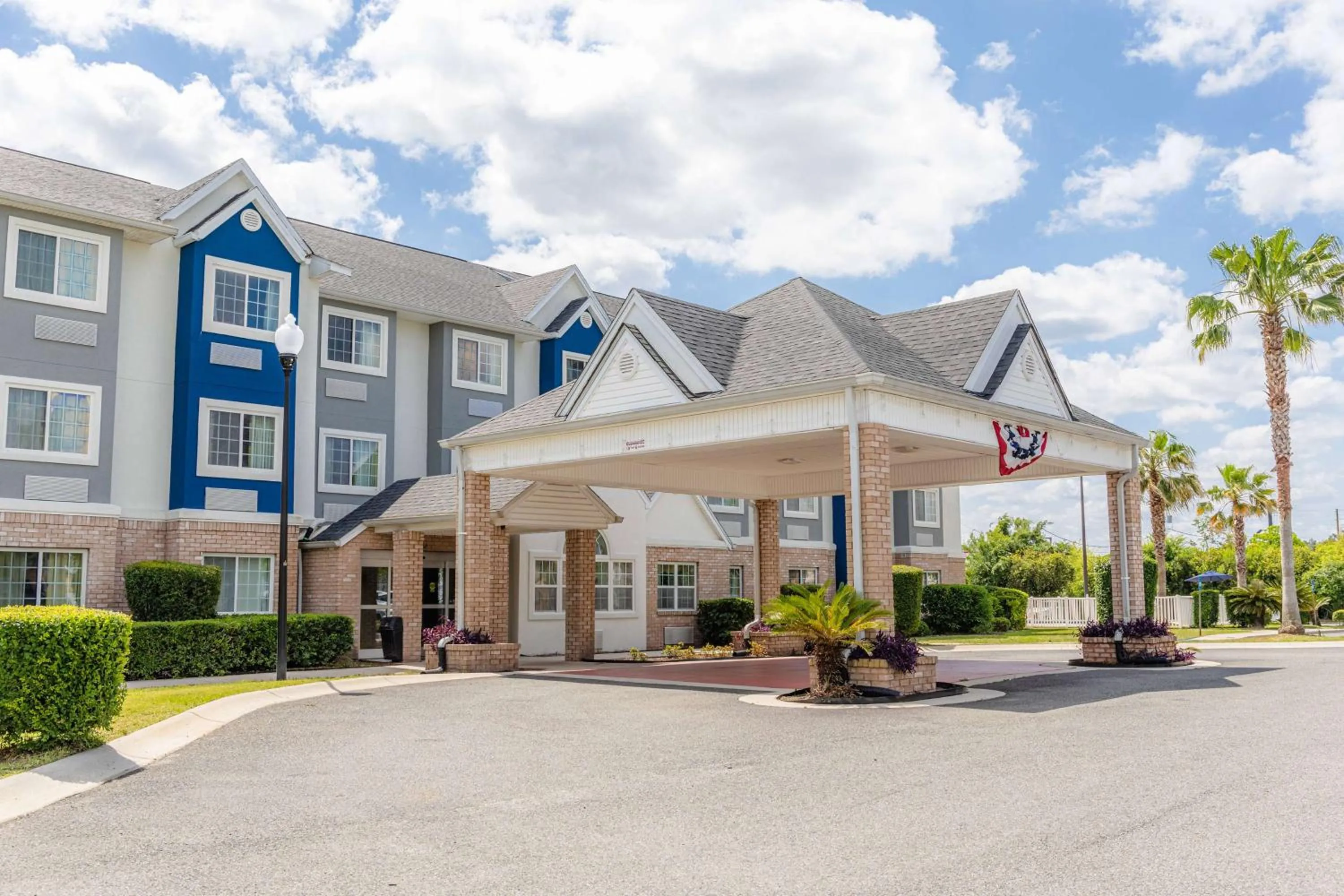 Property building in Microtel Inn & Suites by Wyndham Kingsland Naval Base I-95