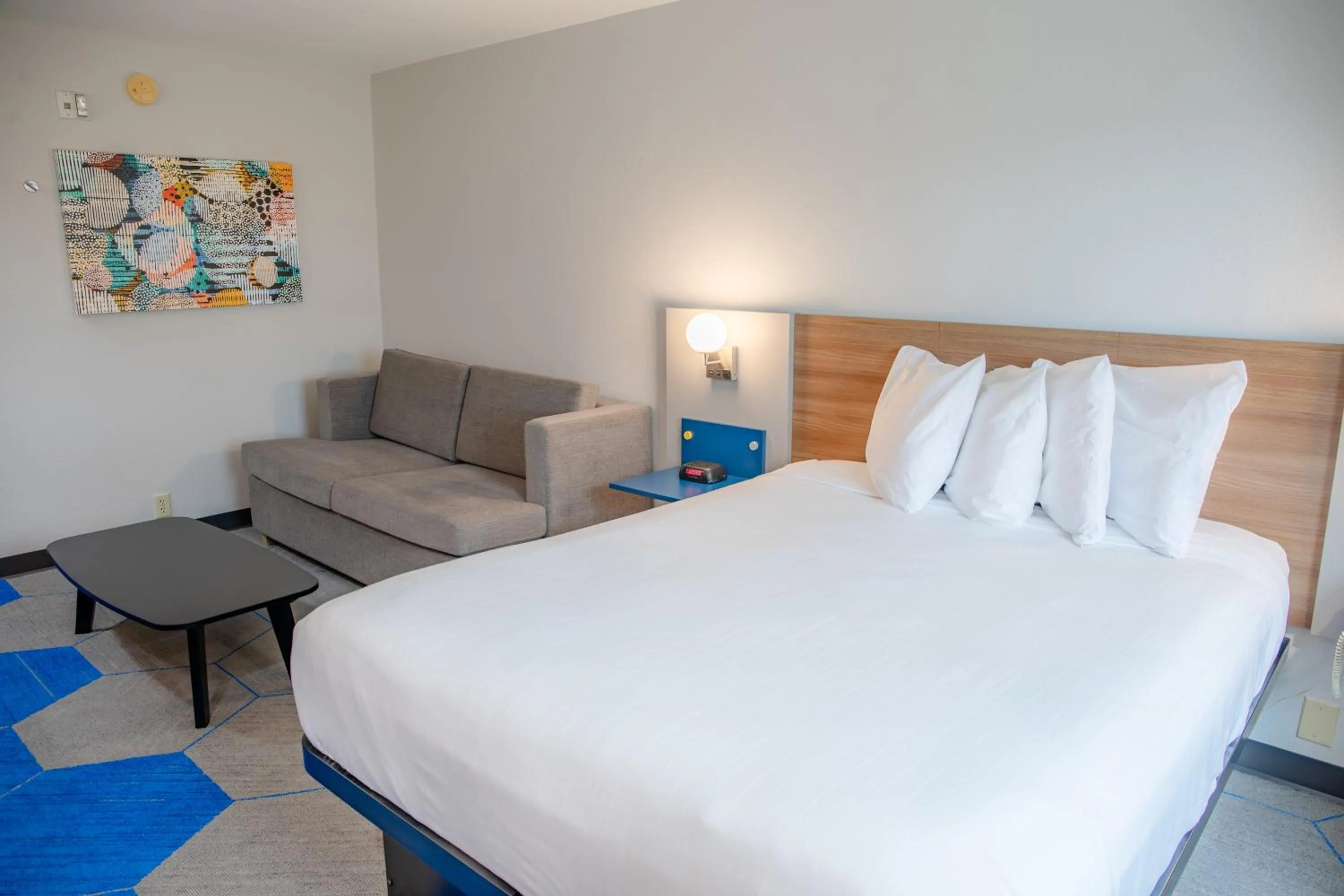 Bed in Microtel Inn & Suites by Wyndham Kingsland Naval Base I-95