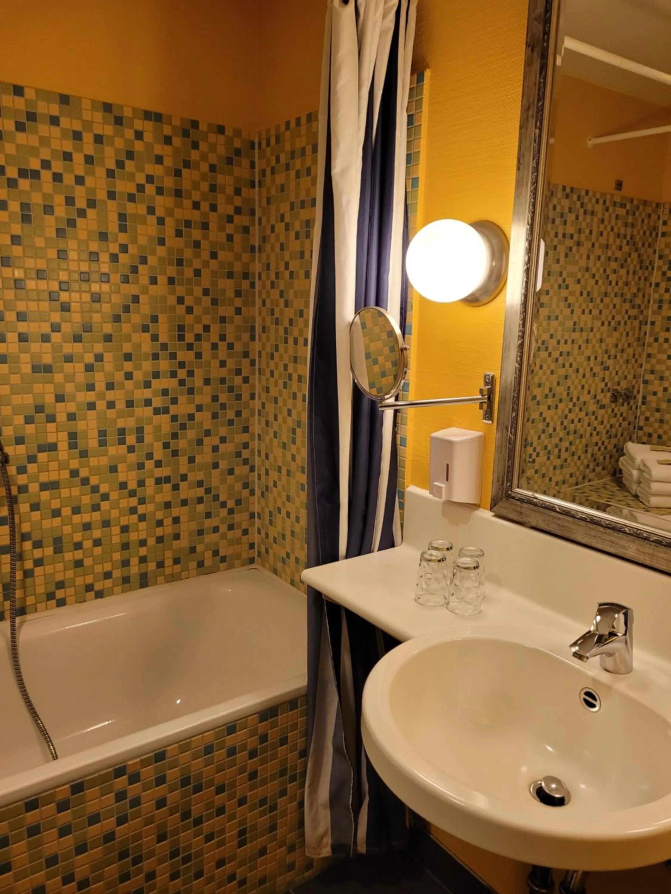 Bathroom in NP Hotel Schweriner Hof