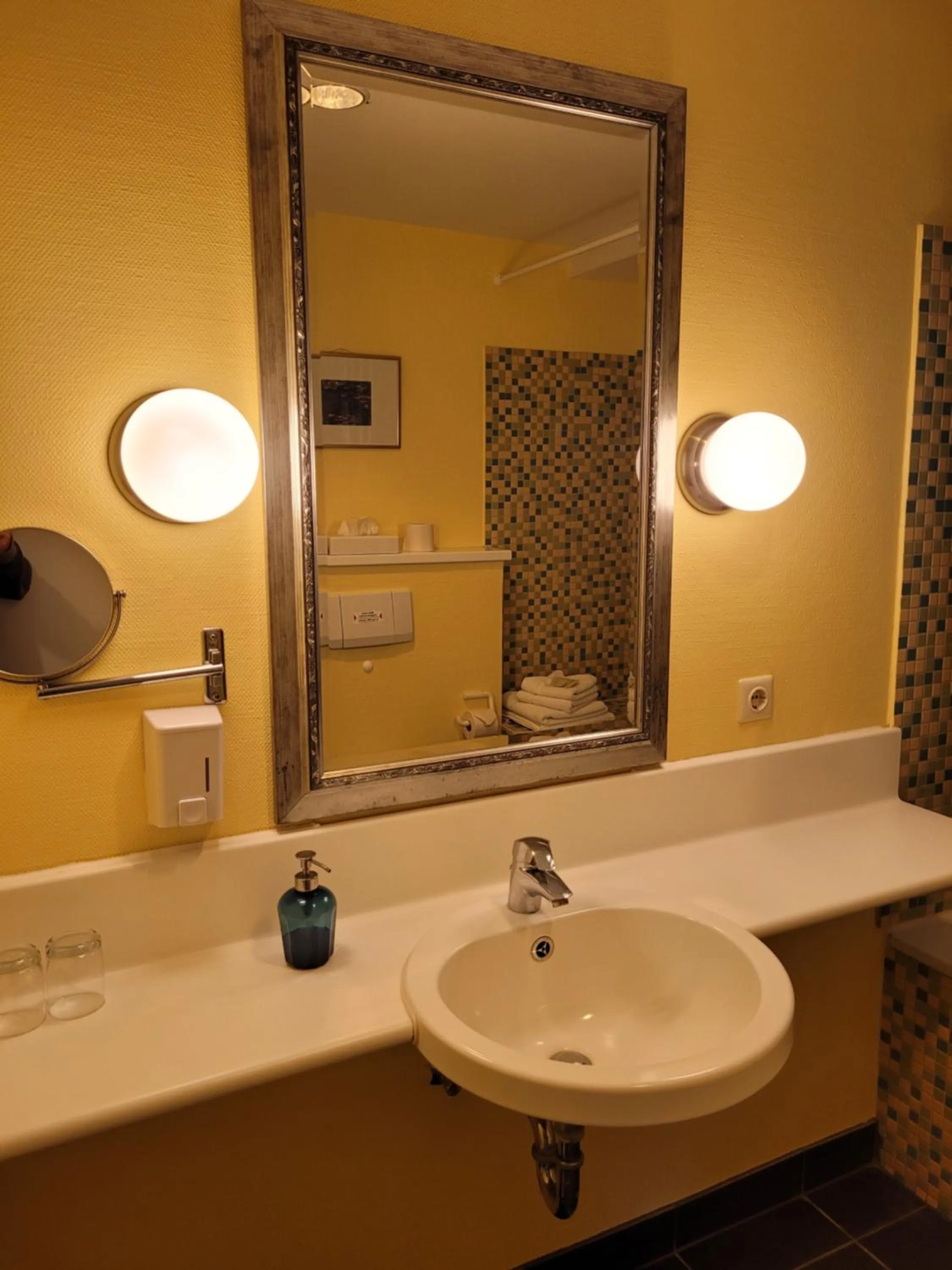 Bathroom in NP Hotel Schweriner Hof