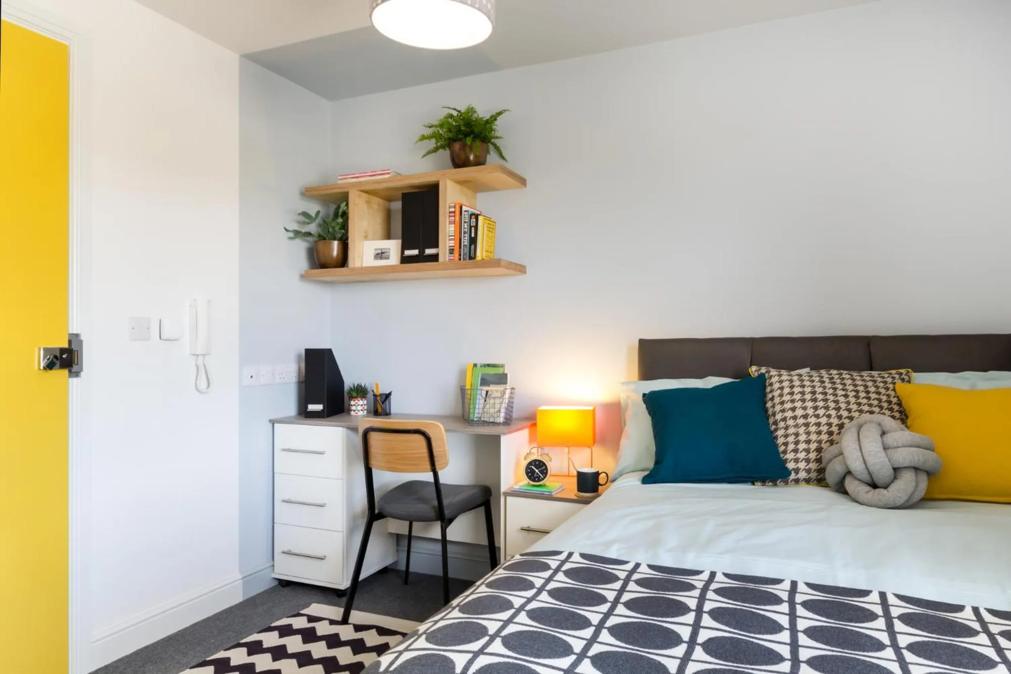 Bed in Roseland House