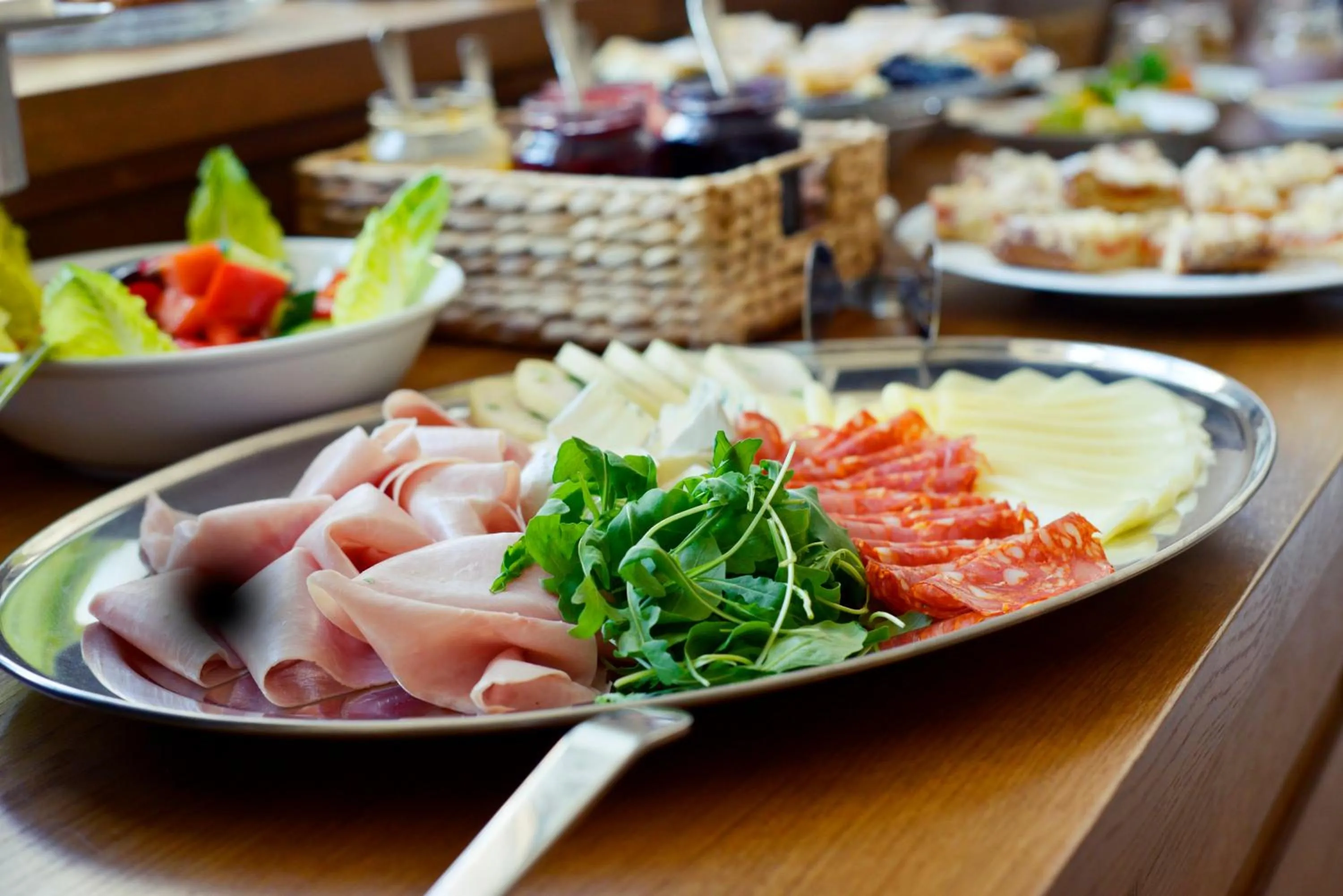 Restaurant/places to eat in PROSECCO RESIDENCE MARKO