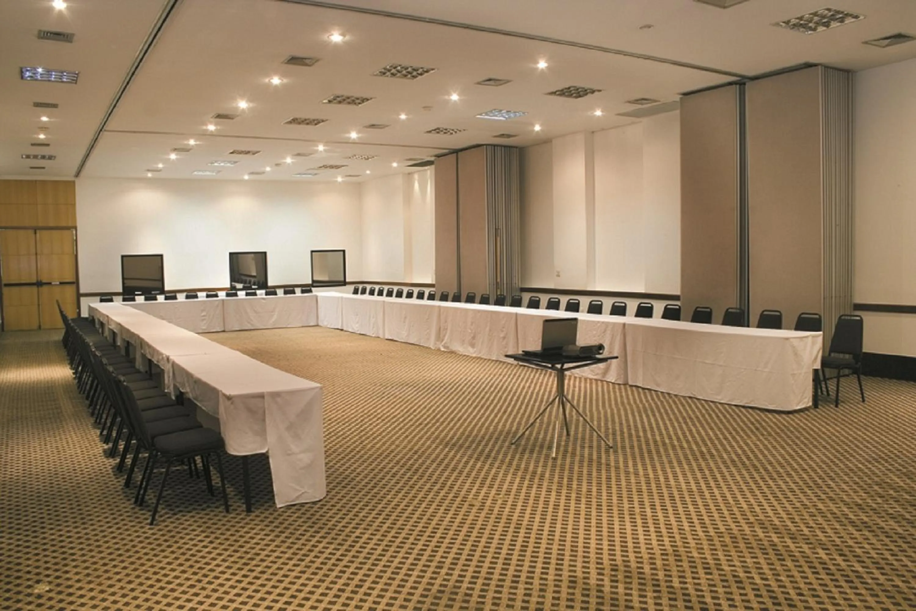 Business facilities in Royal Golden Hotel - Savassi